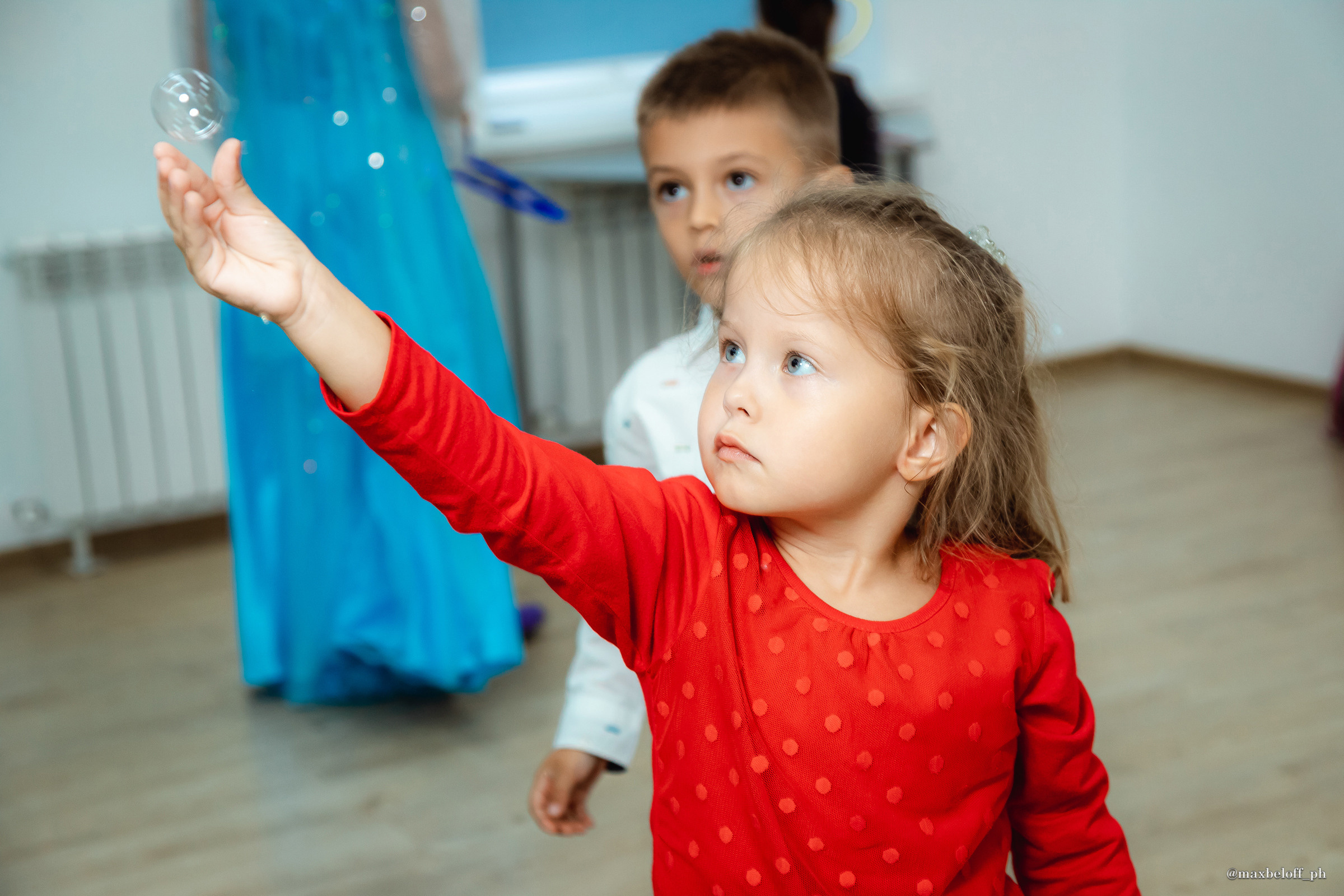 День рождения в детском центре Волшебная страна. Семейный фотограф — Макс Белогрудов