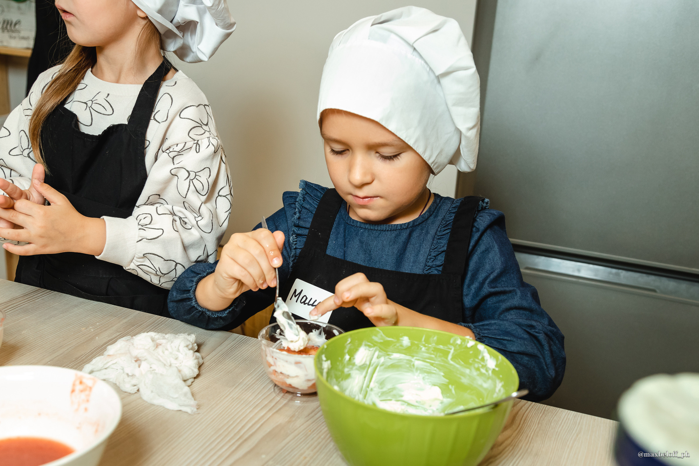 День рождения в кулинарной студии Сливки Оливки. Семейный фотограф — Макс Белогрудов