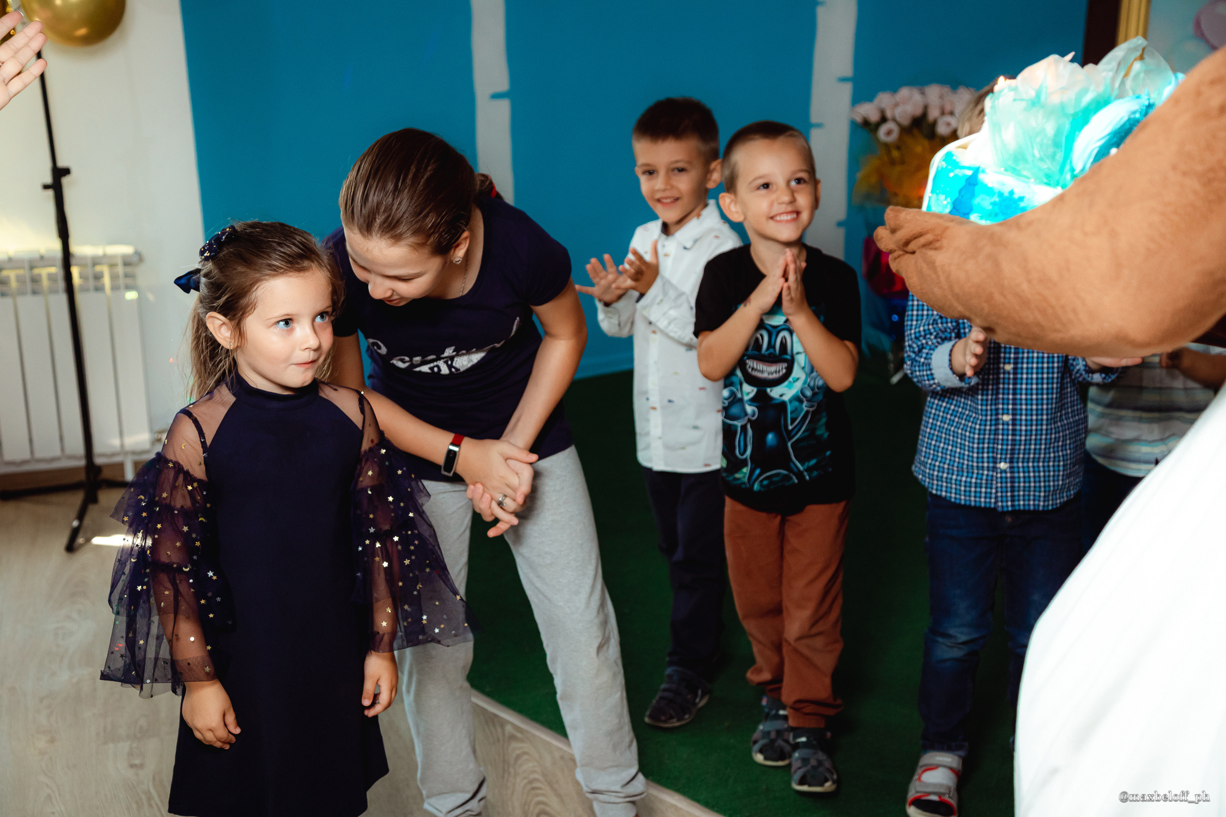 День рождения в детском центре Волшебная страна. Семейный фотограф — Макс Белогрудов