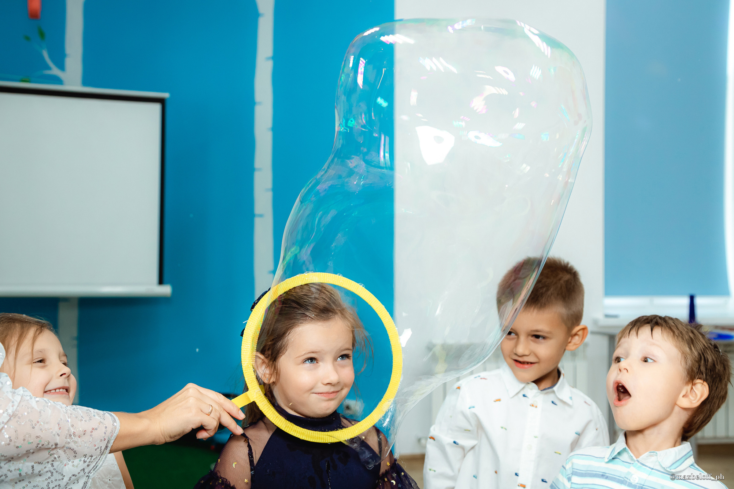 День рождения в детском центре Волшебная страна. Семейный фотограф — Макс Белогрудов