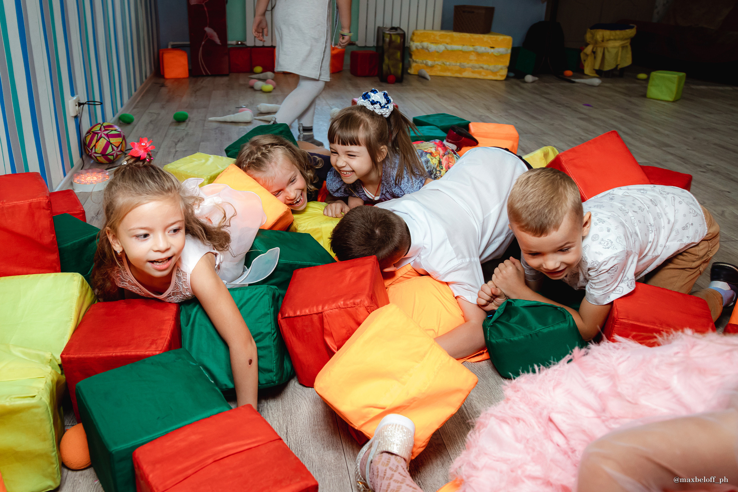 День рождения Миланы в детском центре 3/9 Царство. Семейный фотограф — Макс Белогрудов