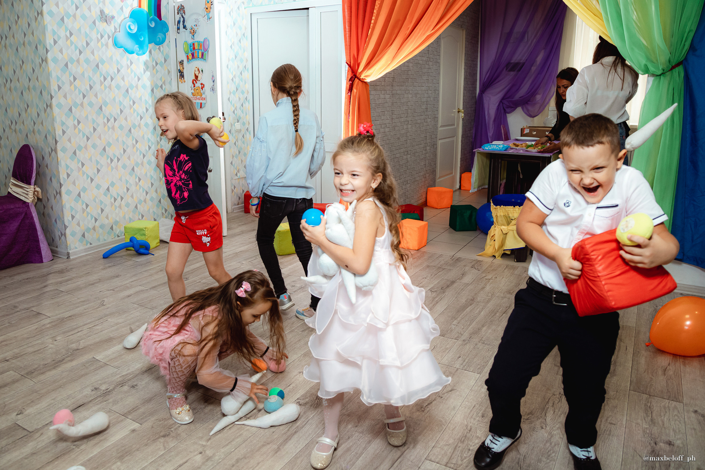 День рождения Миланы в детском центре 3/9 Царство. Семейный фотограф — Макс Белогрудов