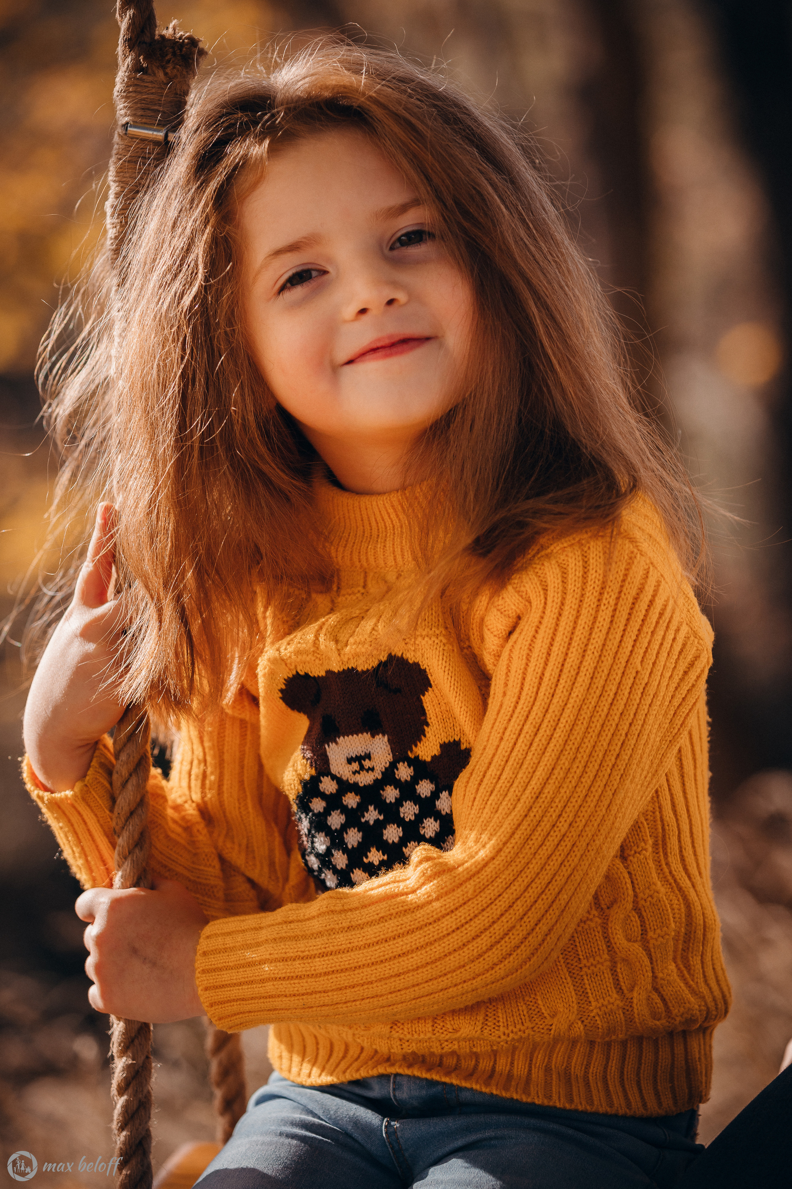 Осенние качели Светлана и Ксения. Семейный фотограф — Макс Белогрудов