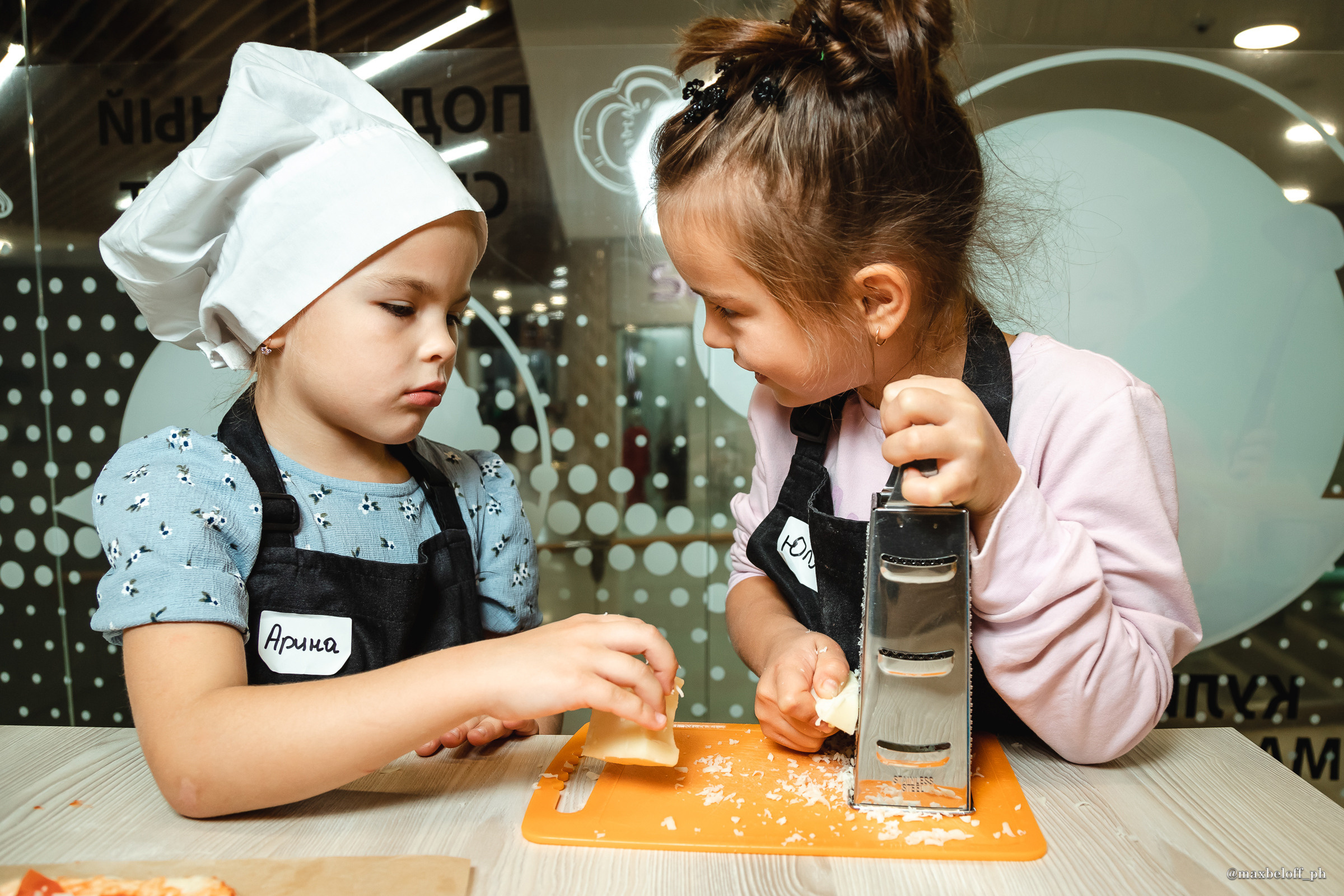День рождения в кулинарной студии Сливки Оливки. Семейный фотограф — Макс Белогрудов