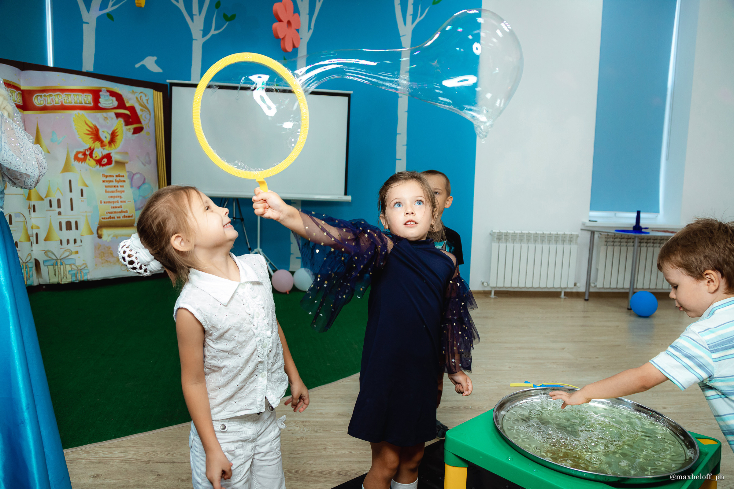 День рождения в детском центре Волшебная страна. Семейный фотограф — Макс Белогрудов