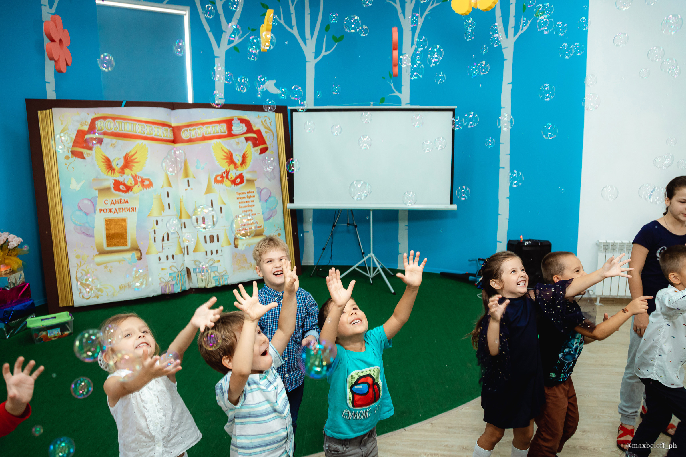 День рождения в детском центре Волшебная страна. Семейный фотограф — Макс Белогрудов