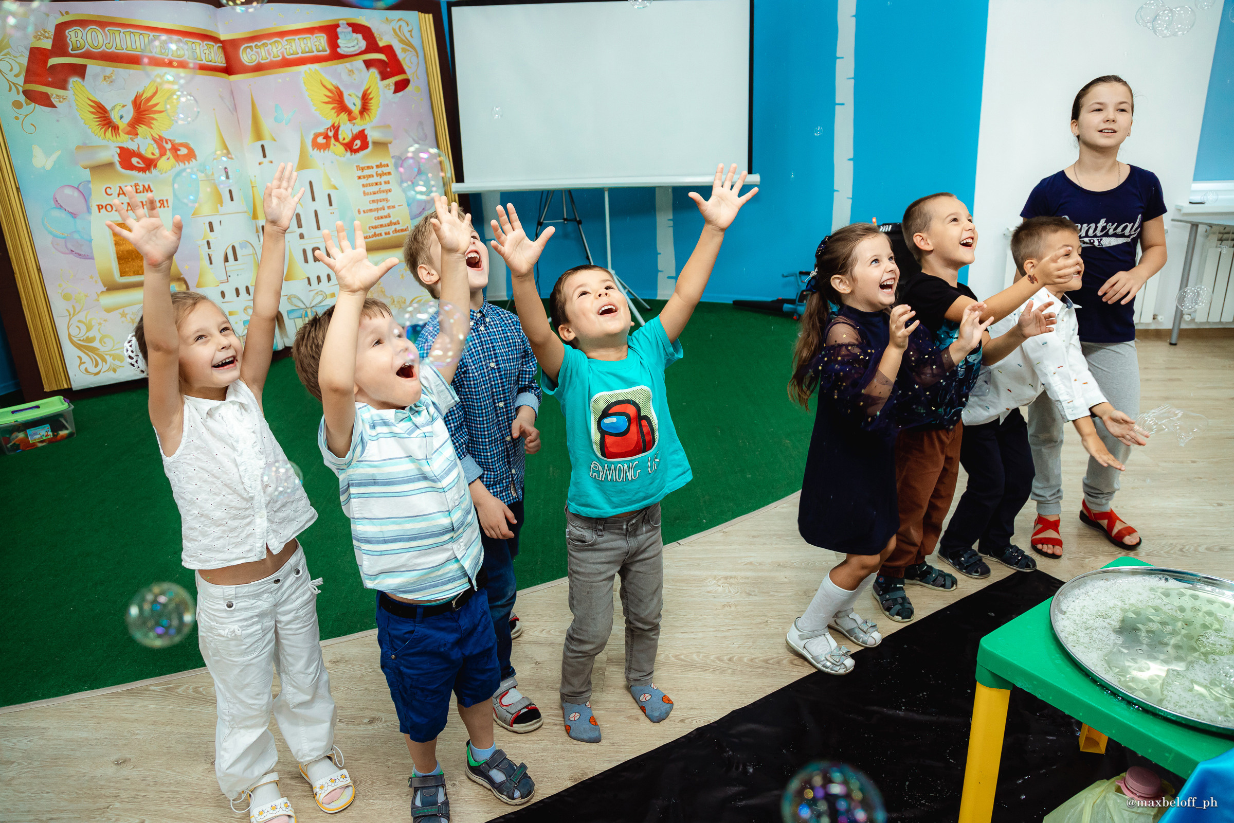 День рождения в детском центре Волшебная страна. Семейный фотограф — Макс Белогрудов
