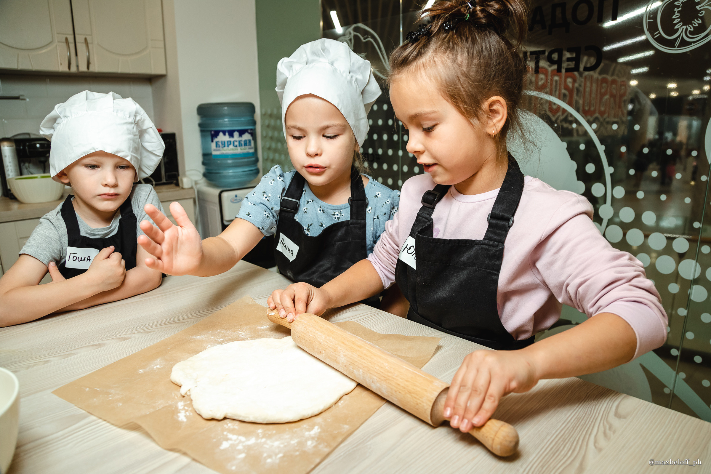 День рождения в кулинарной студии Сливки Оливки. Семейный фотограф — Макс Белогрудов