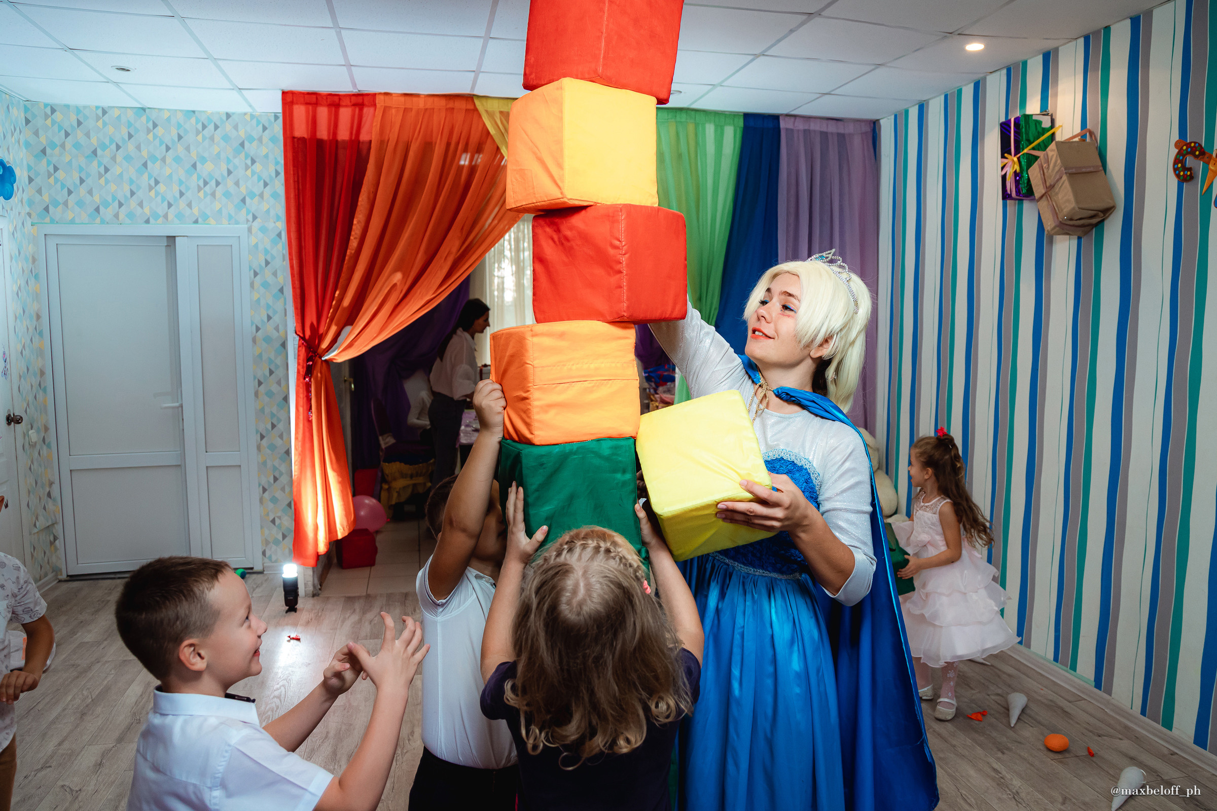 День рождения Миланы в детском центре 3/9 Царство. Семейный фотограф — Макс Белогрудов
