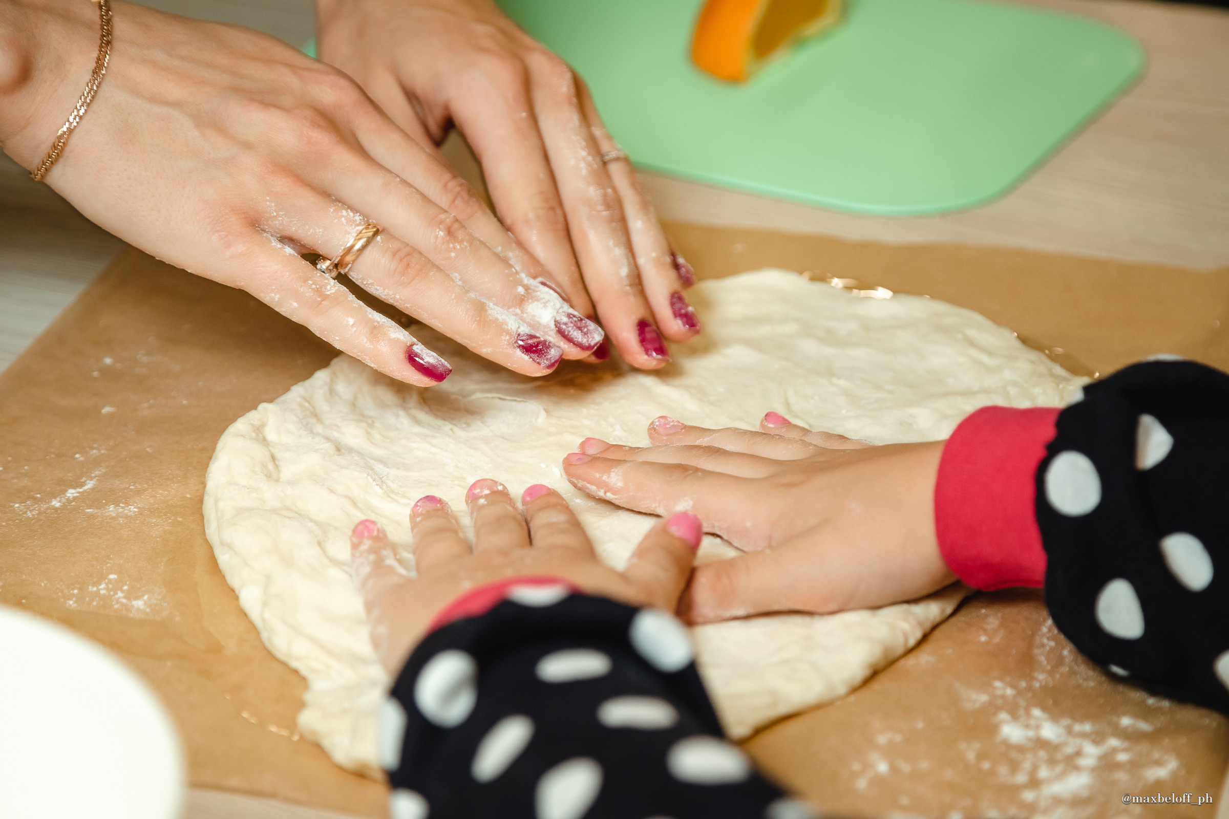День рождения в кулинарной студии Сливки Оливки. Семейный фотограф — Макс Белогрудов