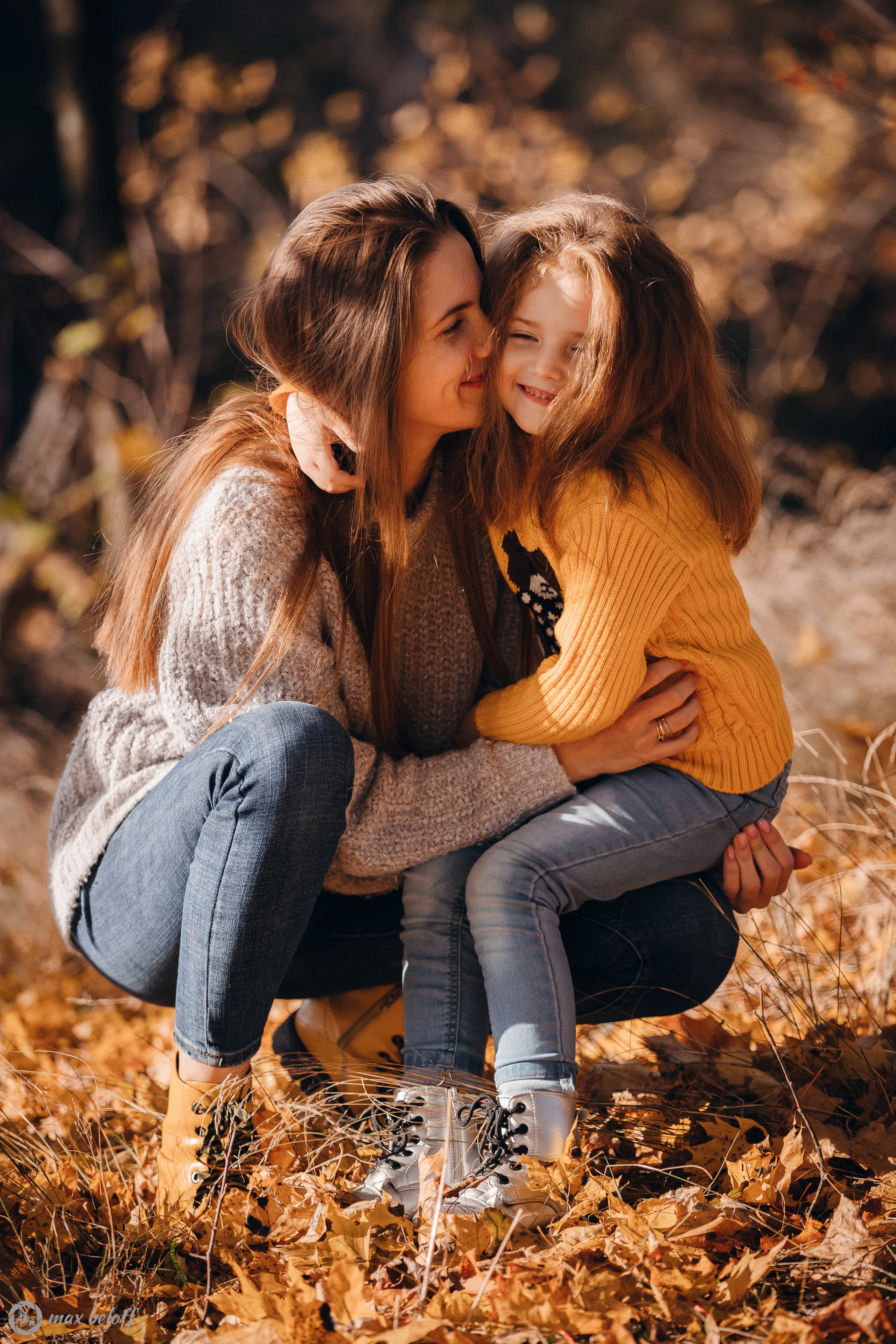 Осенние качели Светлана и Ксения. Семейный фотограф — Макс Белогрудов
