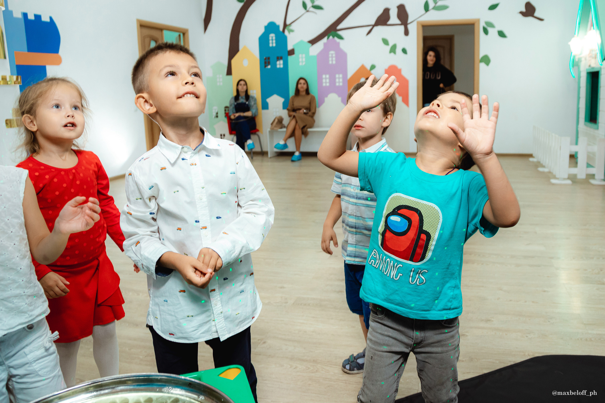 День рождения в детском центре Волшебная страна. Семейный фотограф — Макс Белогрудов