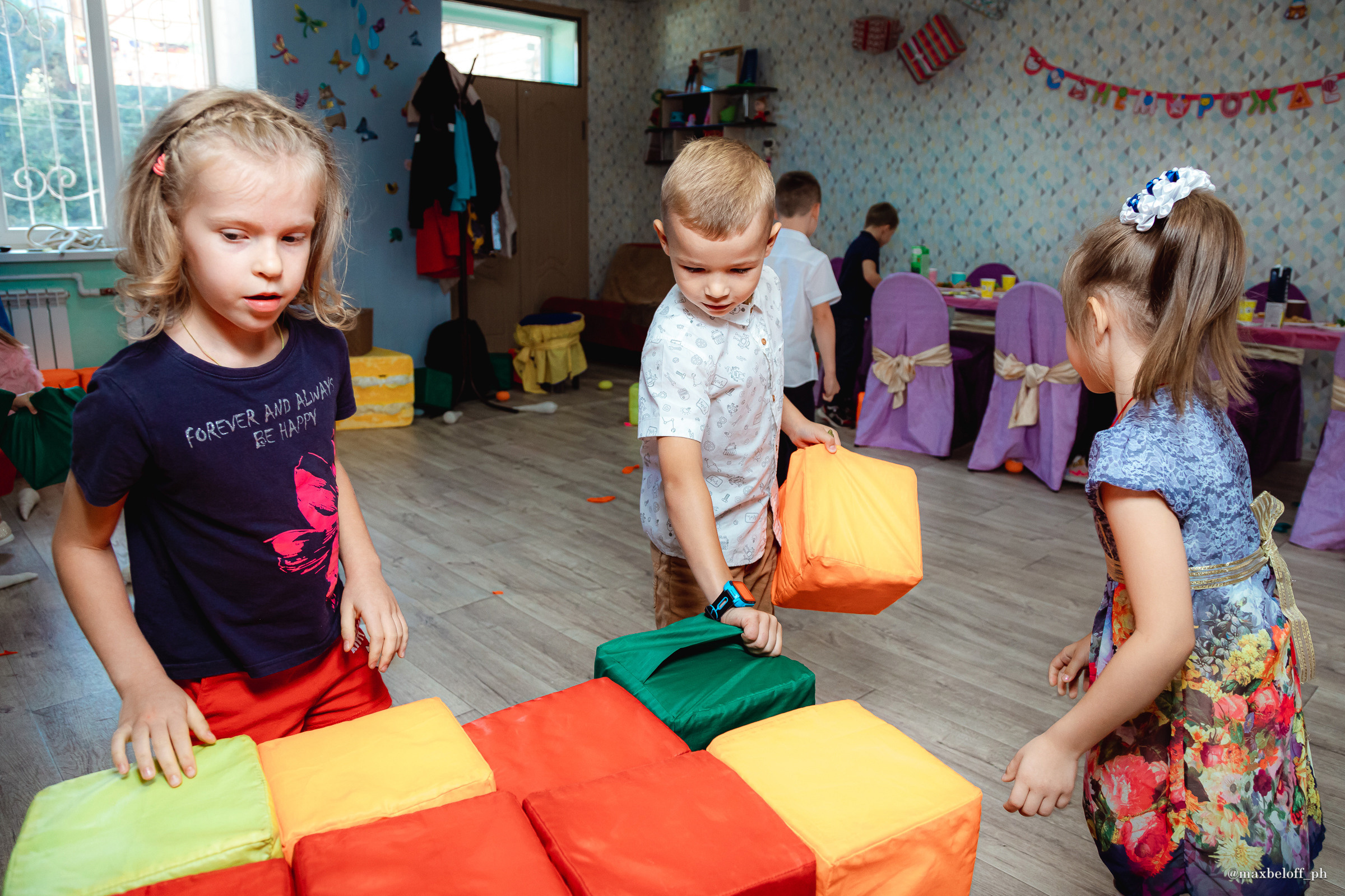 День рождения Миланы в детском центре 3/9 Царство. Семейный фотограф — Макс Белогрудов