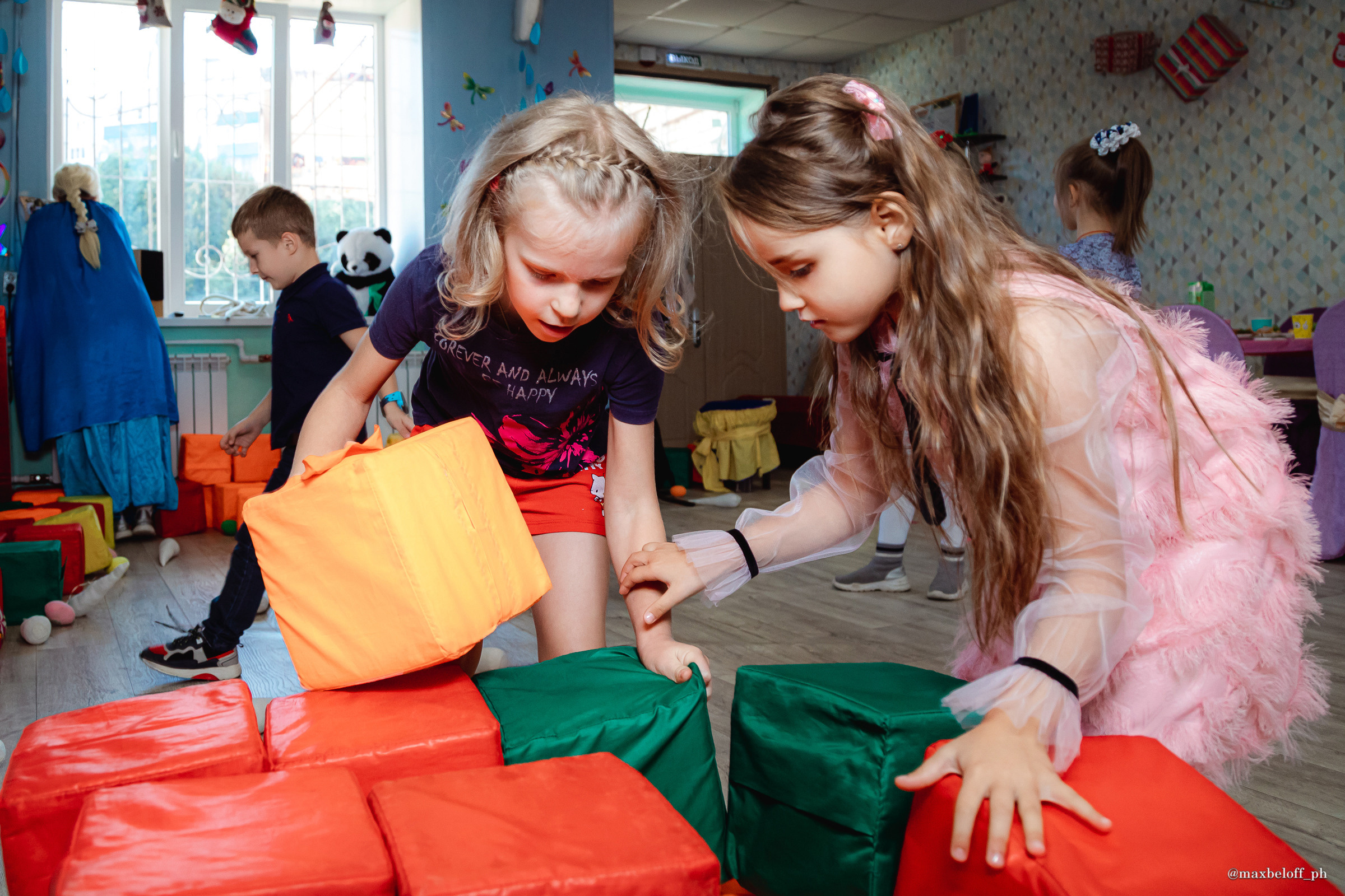 День рождения Миланы в детском центре 3/9 Царство. Семейный фотограф — Макс Белогрудов