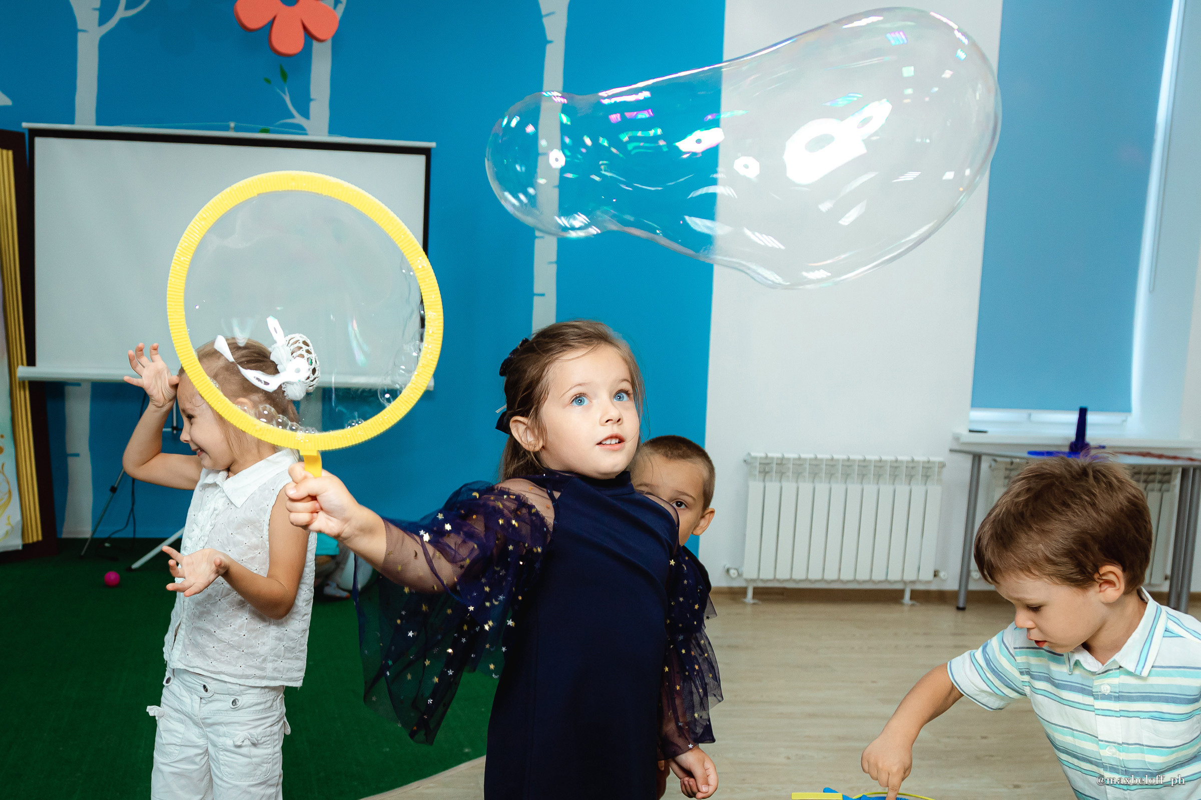 День рождения в детском центре Волшебная страна. Семейный фотограф — Макс Белогрудов