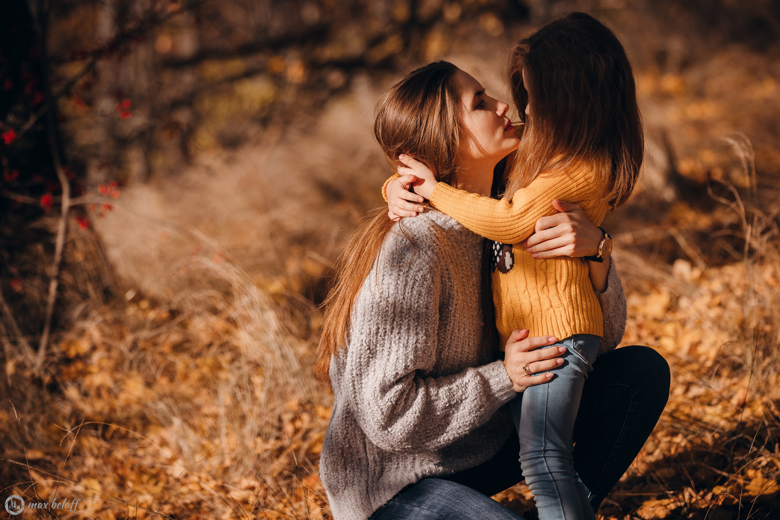 Осенние качели Светлана и Ксения. Семейный фотограф — Макс Белогрудов