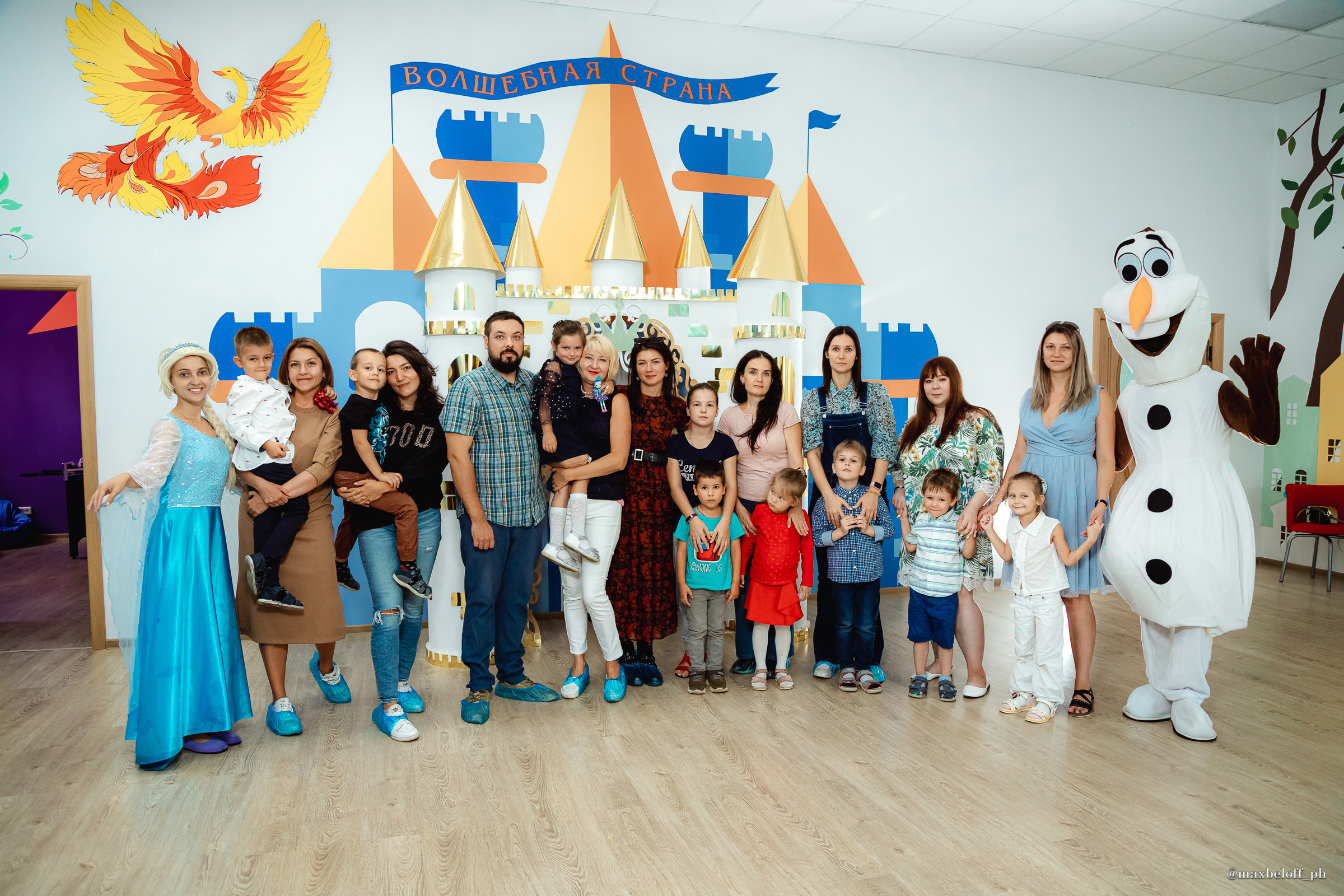 День рождения в детском центре Волшебная страна. Семейный фотограф — Макс Белогрудов