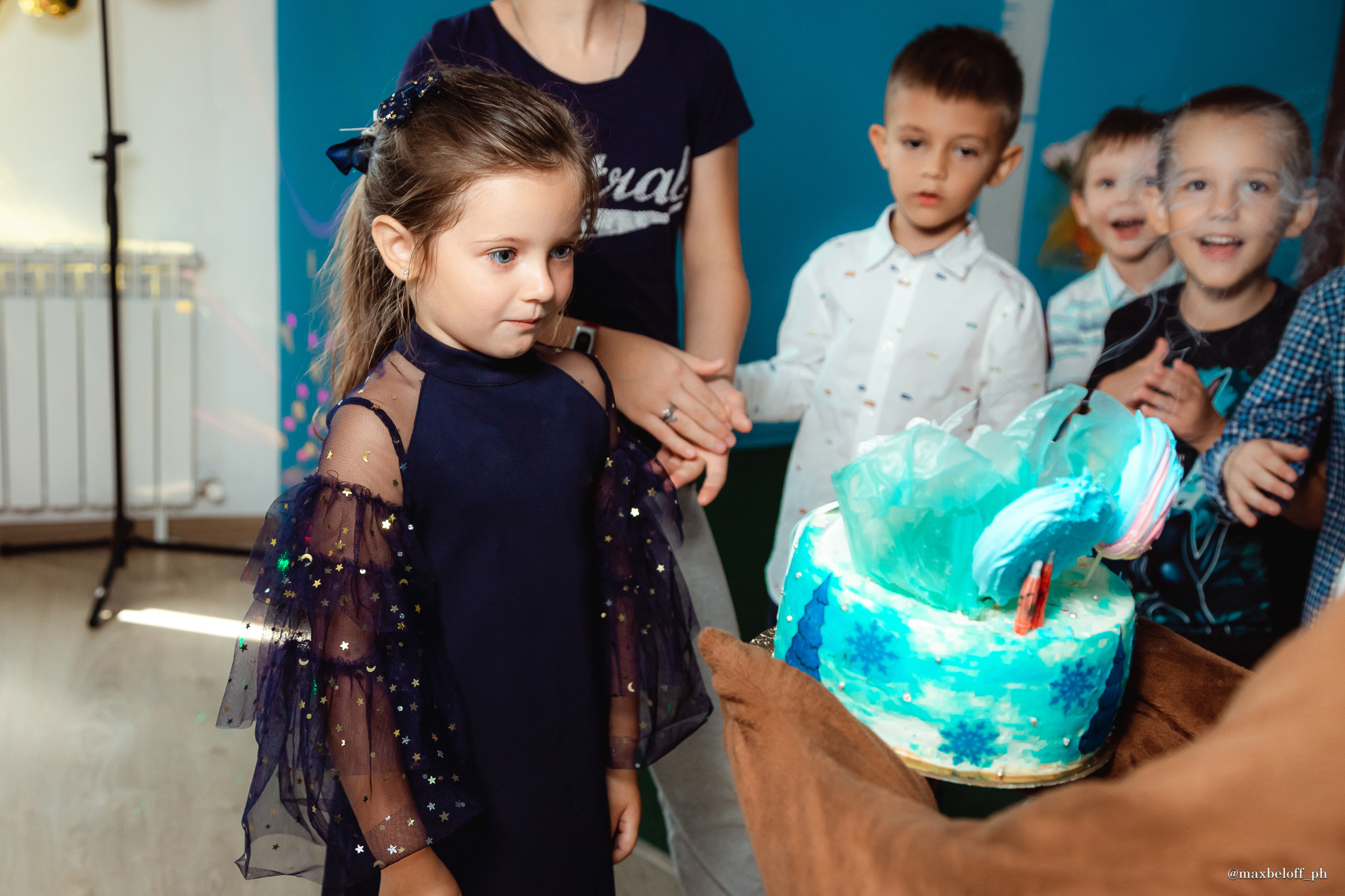 День рождения в детском центре Волшебная страна. Семейный фотограф — Макс Белогрудов
