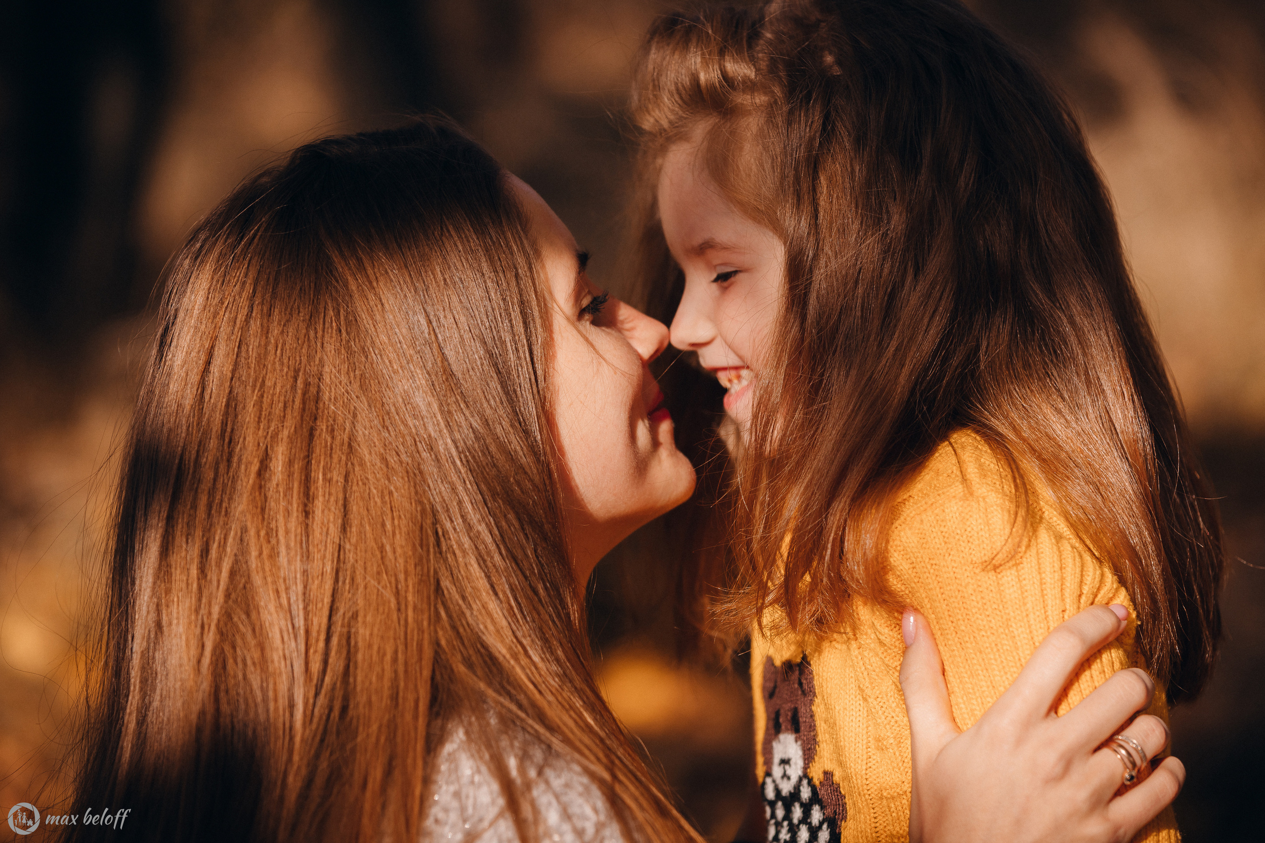 Осенние качели Светлана и Ксения. Семейный фотограф — Макс Белогрудов