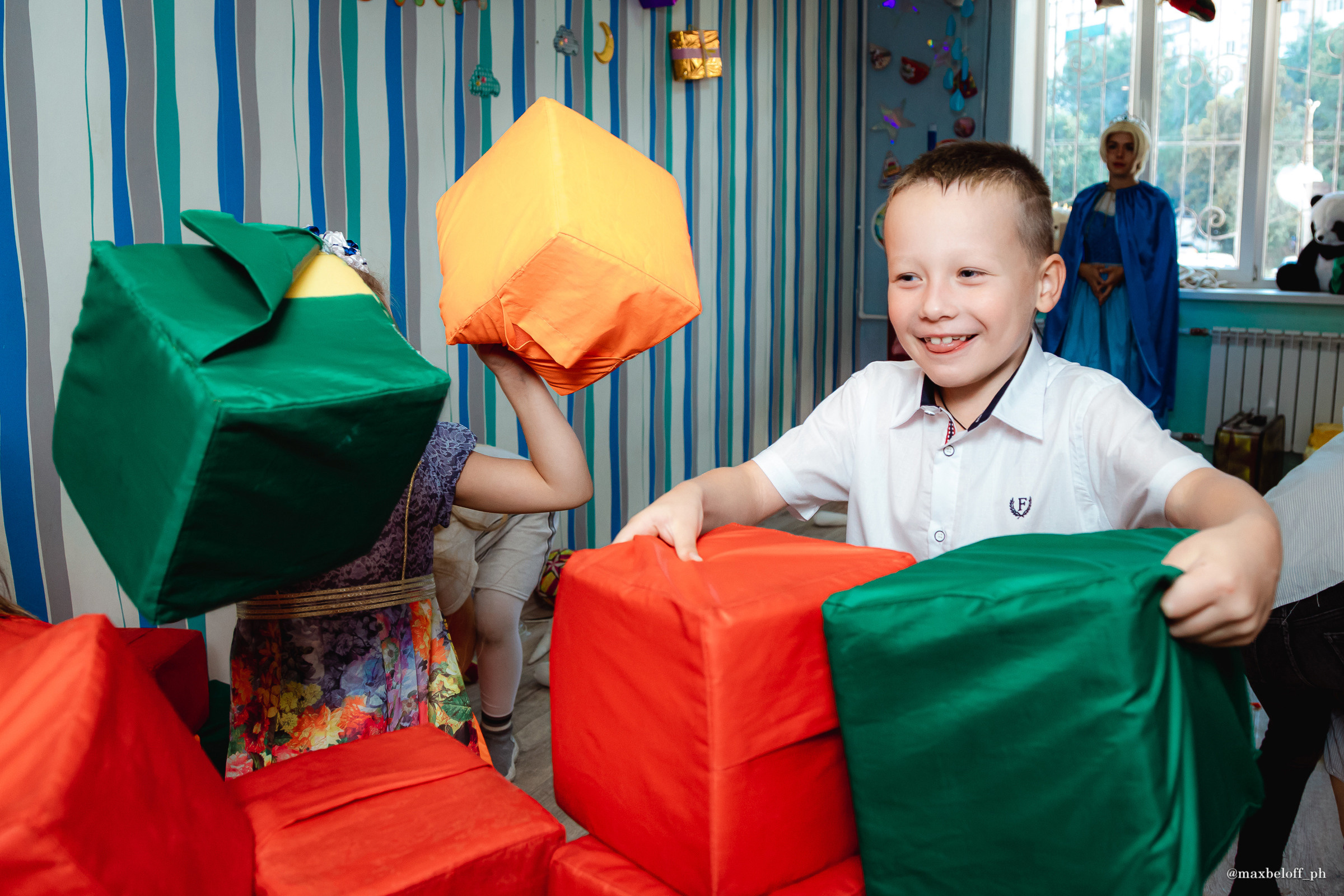 День рождения Миланы в детском центре 3/9 Царство. Семейный фотограф — Макс Белогрудов