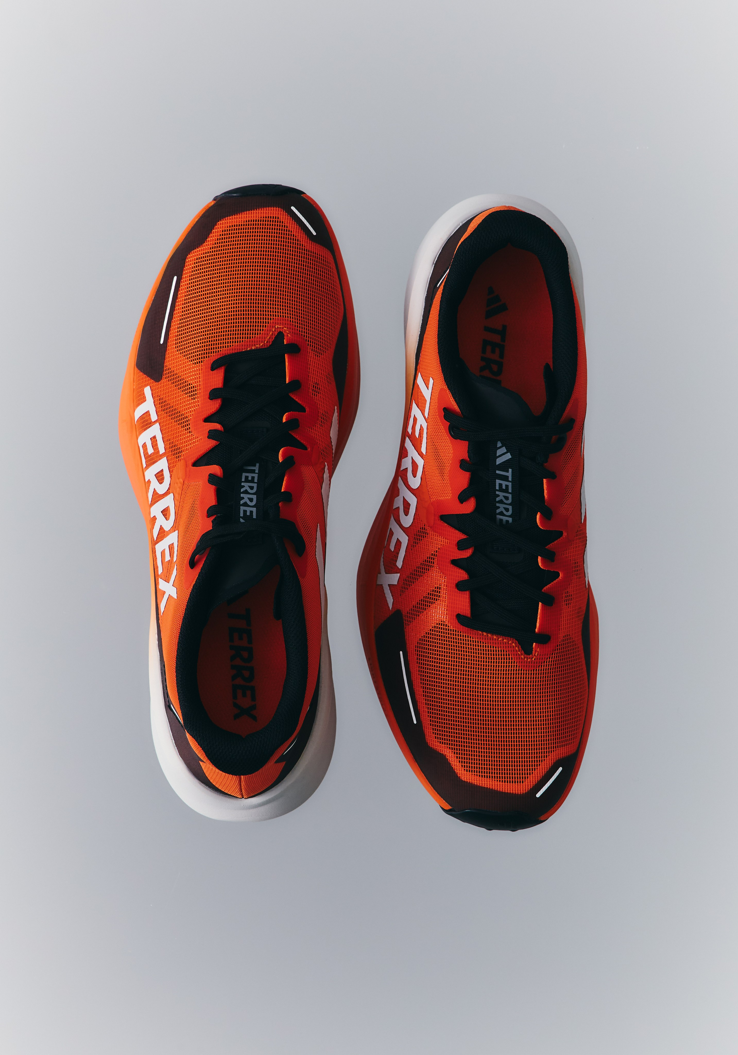 Runnin Shoes. Commercial fashion and reportage photographer in Moscow|Dubai Egor Melikhov