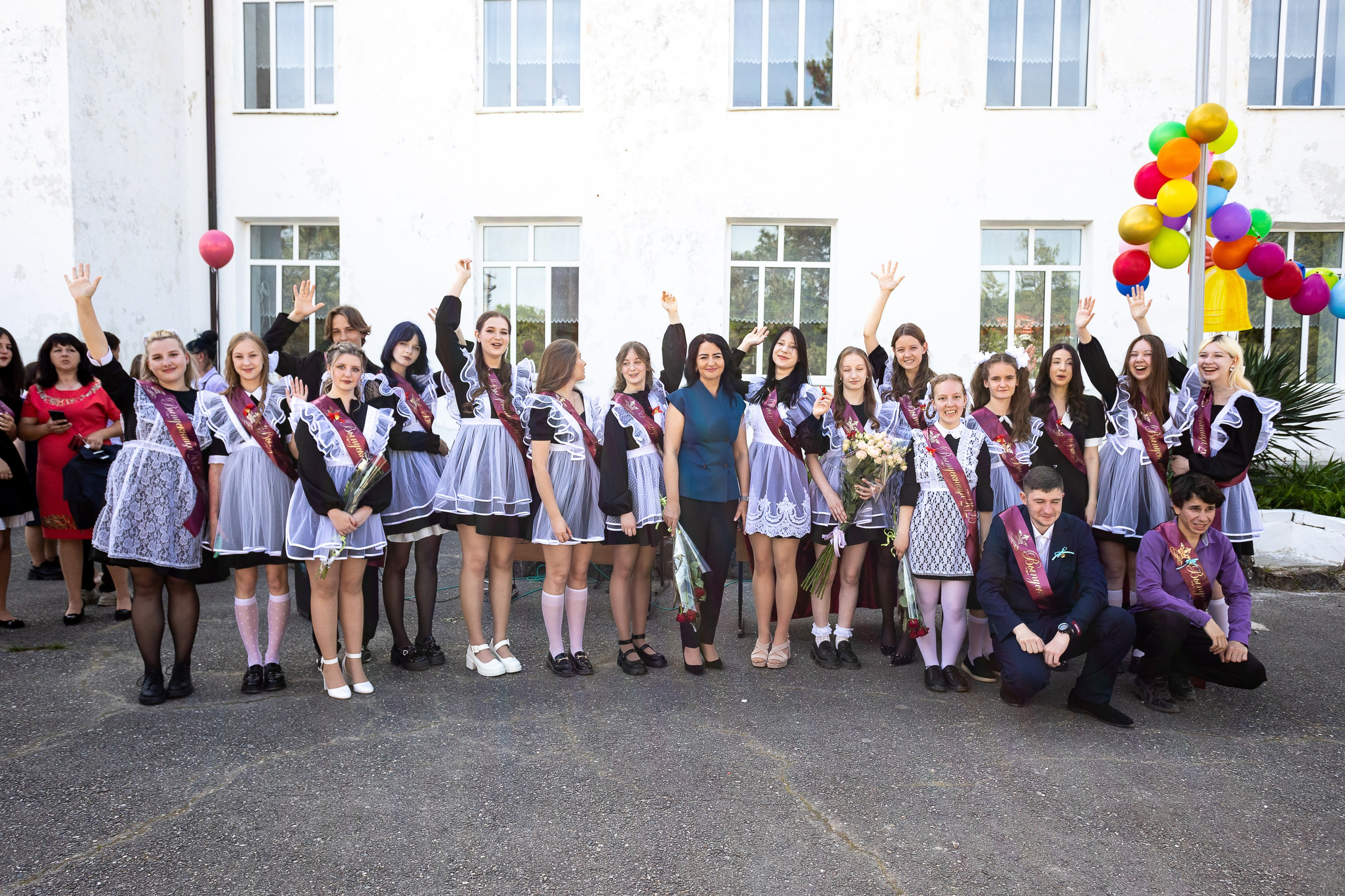 Последний звонок. Выпускные альбомы Майкоп, Краснодар Елена Золотарева