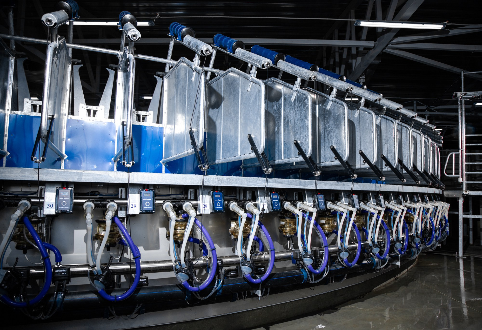 Съёмка для фирмы «Биотон». Репортажный, промышленный и маркетплейс-фотограф Дмитрий Чернат