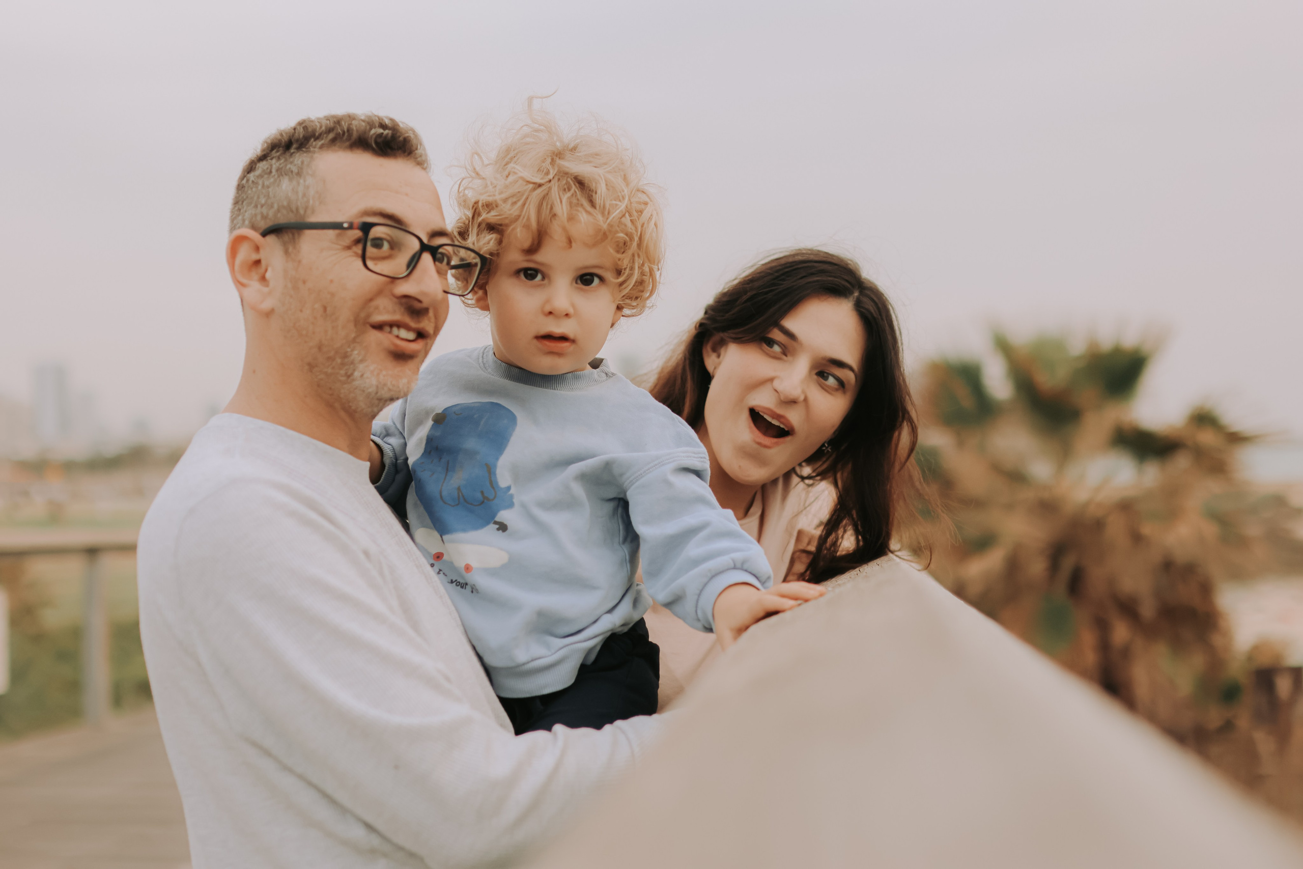 Eithan's family, Tel Aviv | February 2026. Photographer in Israel Alice Milchin