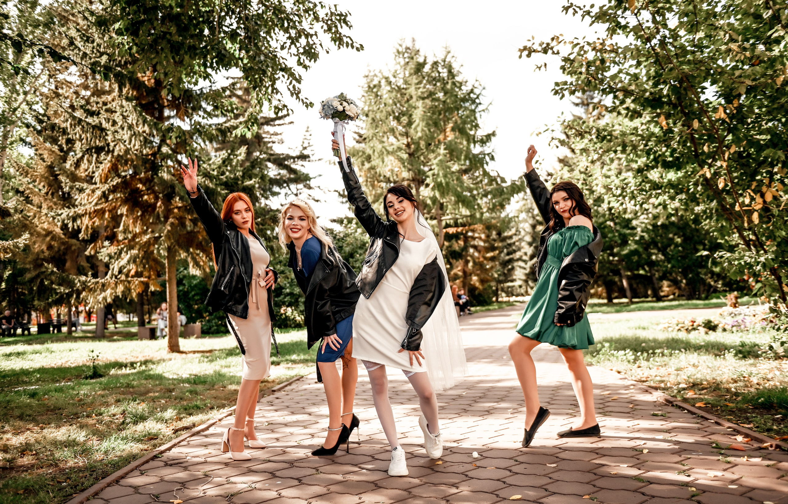 Небольшая часть фото со свадебной съемки Алексея и Даши. Свадебный, семейный, детский, контент фотограф в Омске Максим Ильин