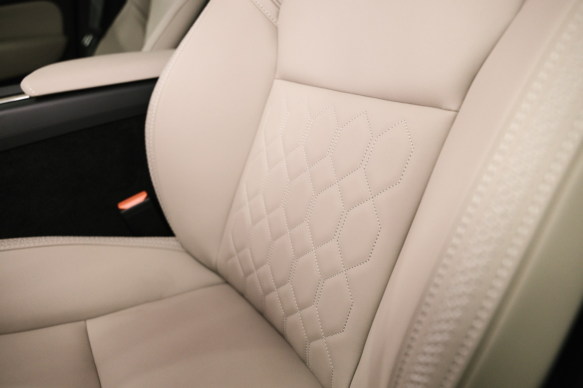 Volvo XC60 2.0 T5 4WD AT (250 л. с.). Автосалон «Х-Авто»