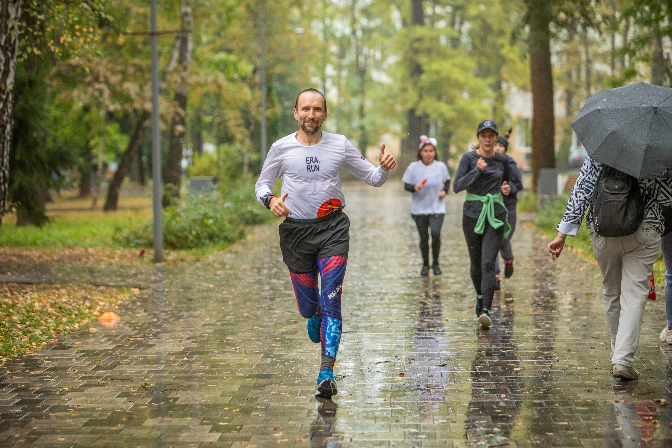 7 лет забегам 5 вёрст Химки 28.09.24. Фотограф Сергей Ловкий