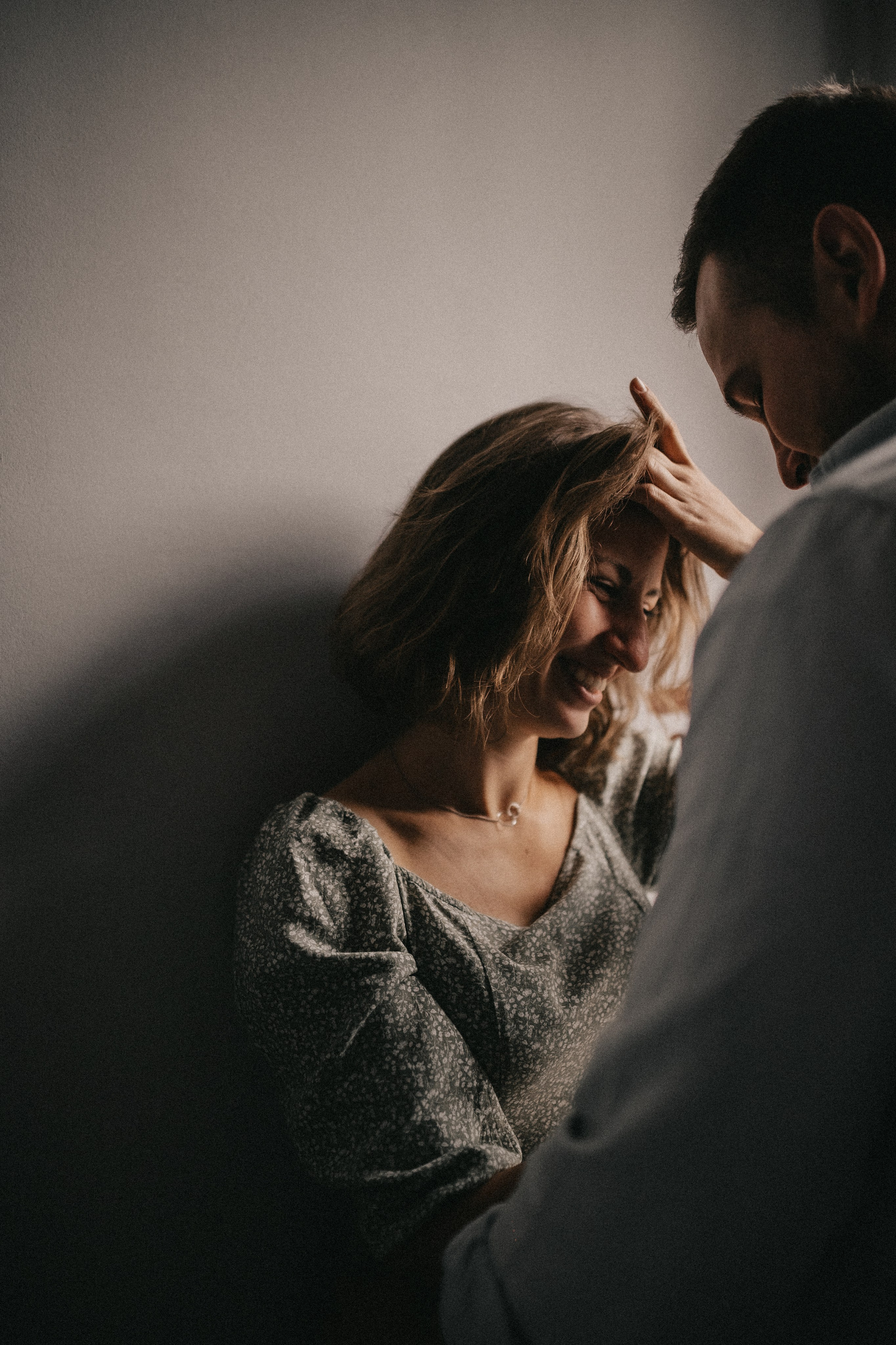 Лавстори в питерской студии. Семейный и свадебный lifestyle-фотограф в Москве Мария Петрова