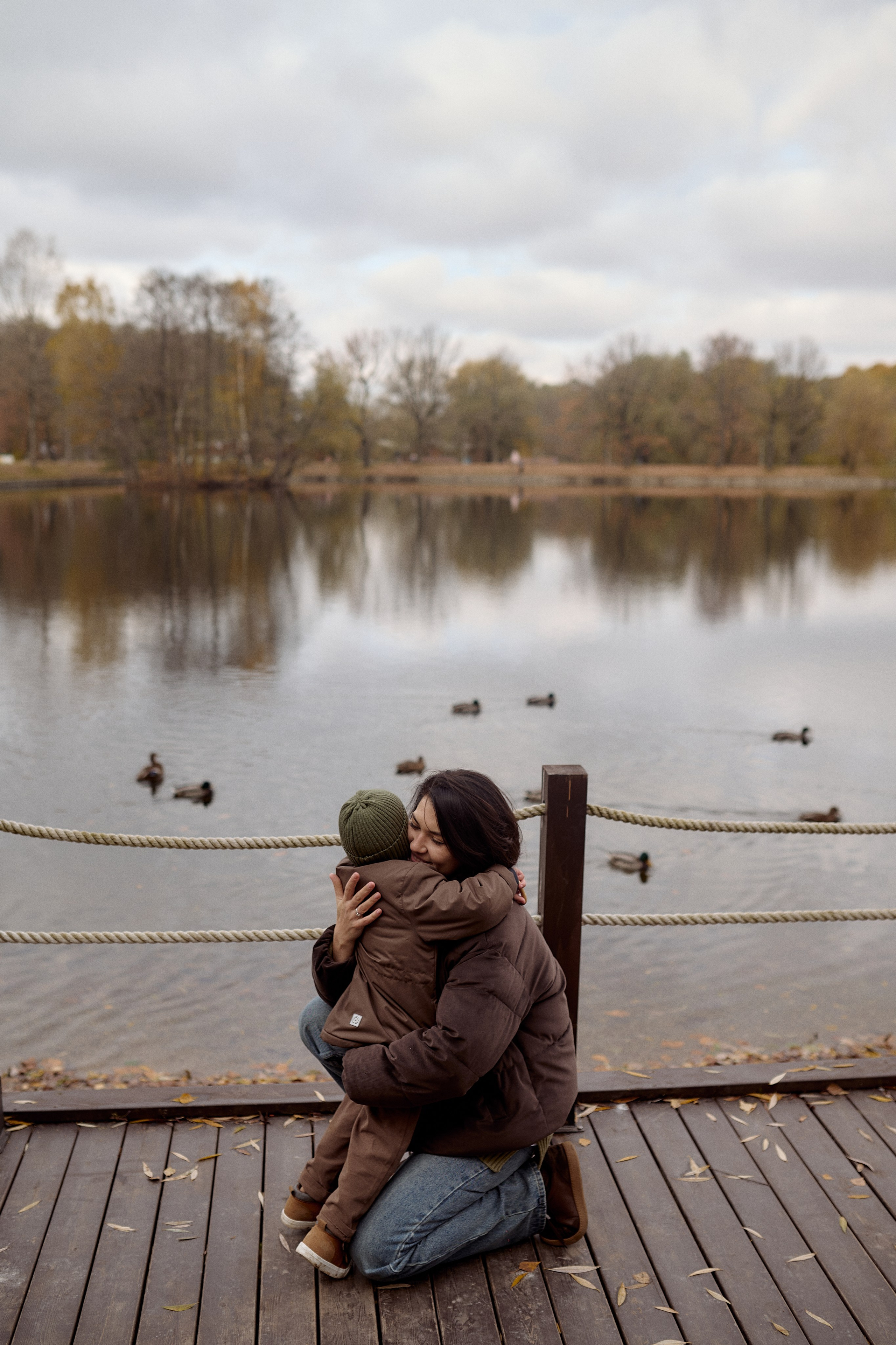 Вова, Юля и Максим в осеннем парке. Семейный и свадебный lifestyle-фотограф в Москве Мария Петрова