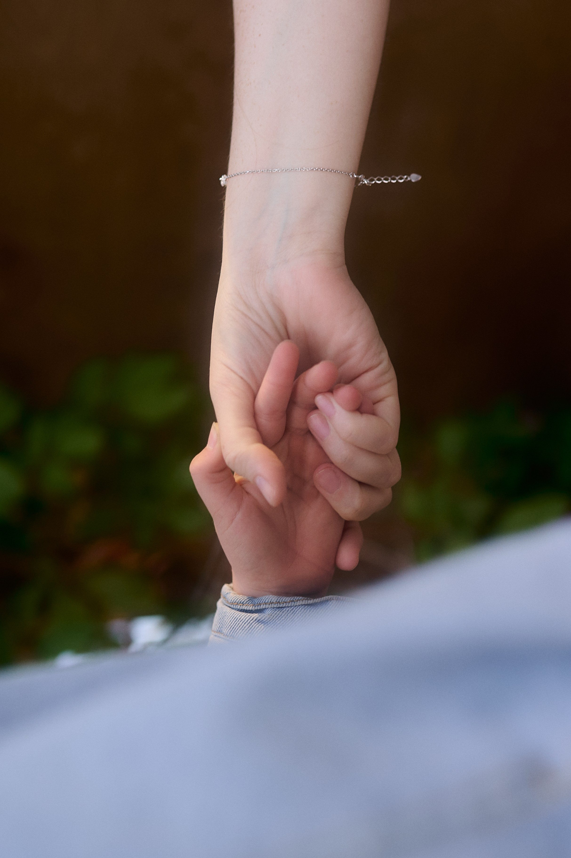 Катя и Ника. Прогулка по Новому Арбату. Семейный и свадебный lifestyle-фотограф в Москве Мария Петрова