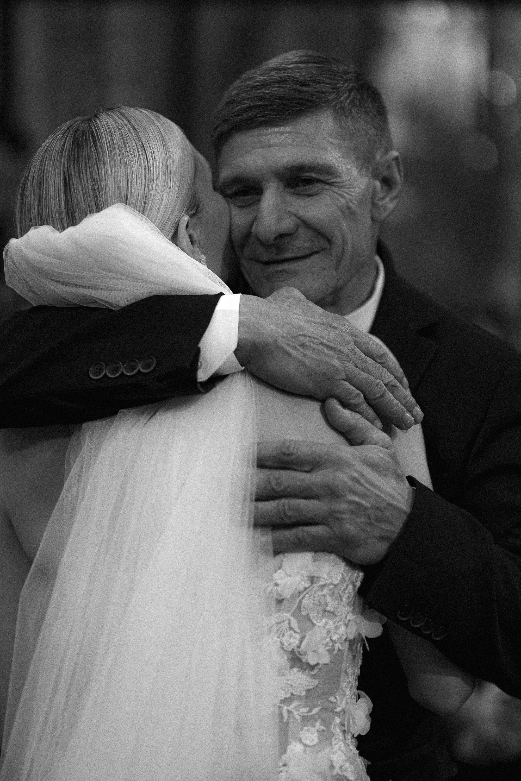 Love is all Around. Сентиментальная свадебная фотография