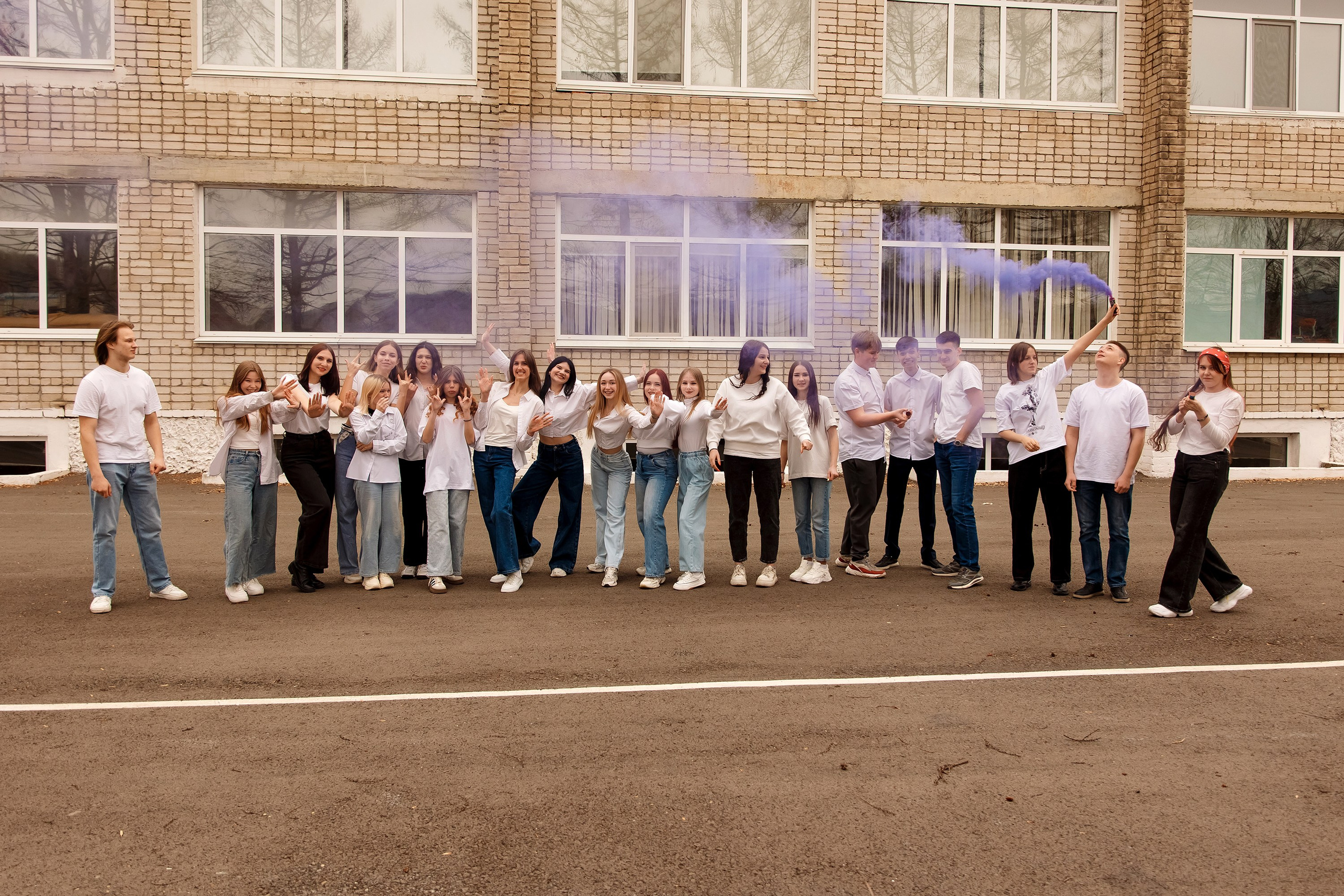 11 класс с. Барабаш. Фотограф Любовь Корниенко, Примоский край