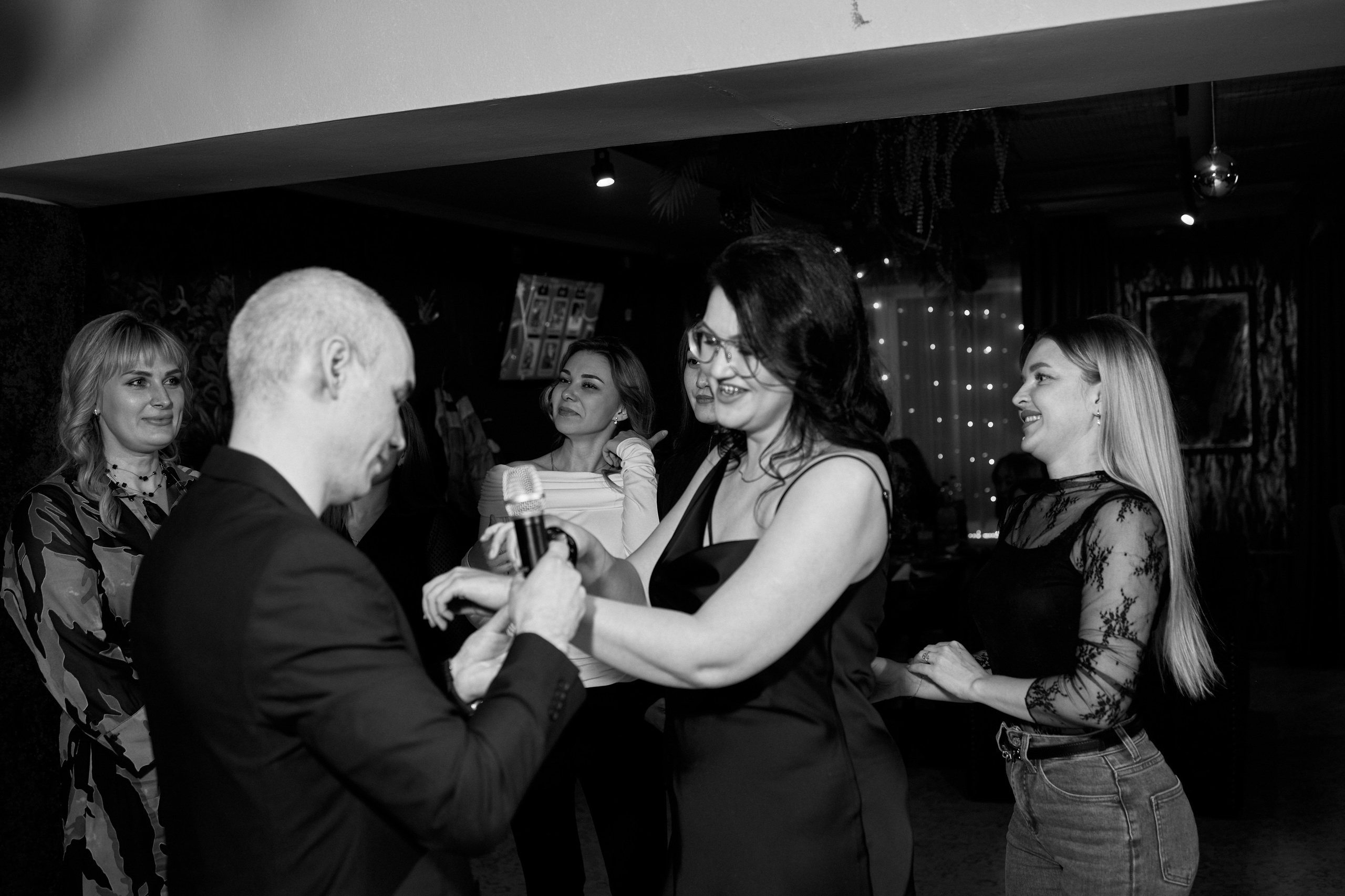 MAXIM & DAMIR | FOREST BAR | 8 МАРТА!. Главная