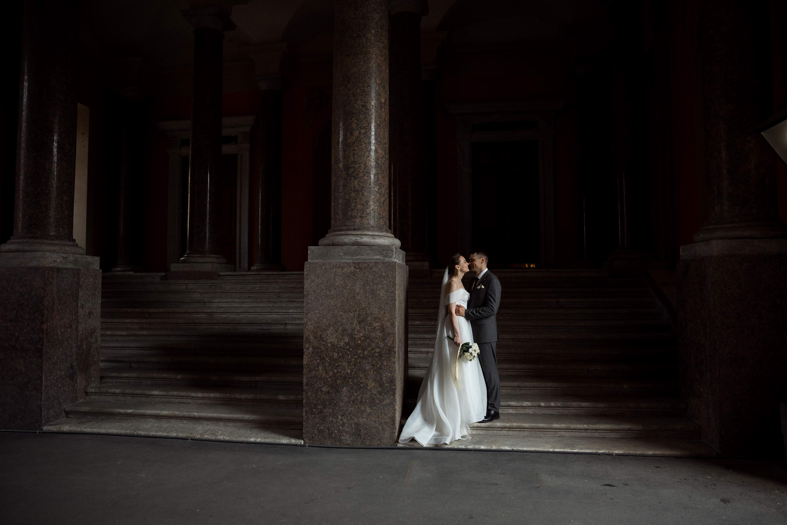 Искренняя любовь. Свадебный фотограф Игорь Брундасов 8PHOTO на свадьбу венчание загс СПб