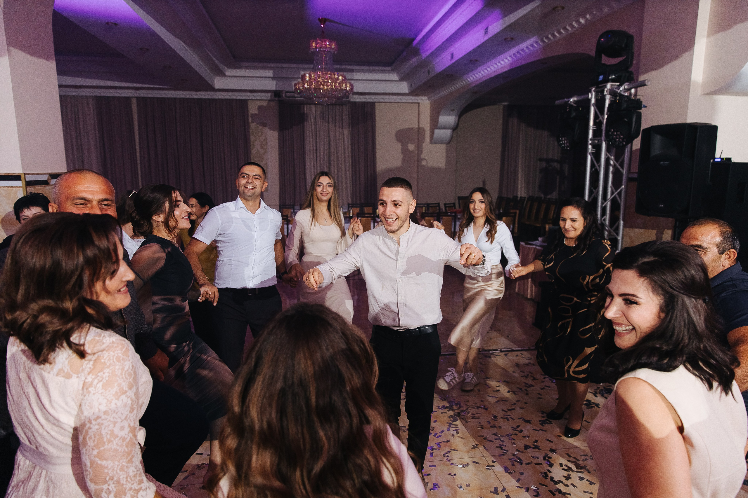 Ани и Назели. 35&5 День рождения, «Янтарь». Фотограф в Красноярске Надежда Воскресенская