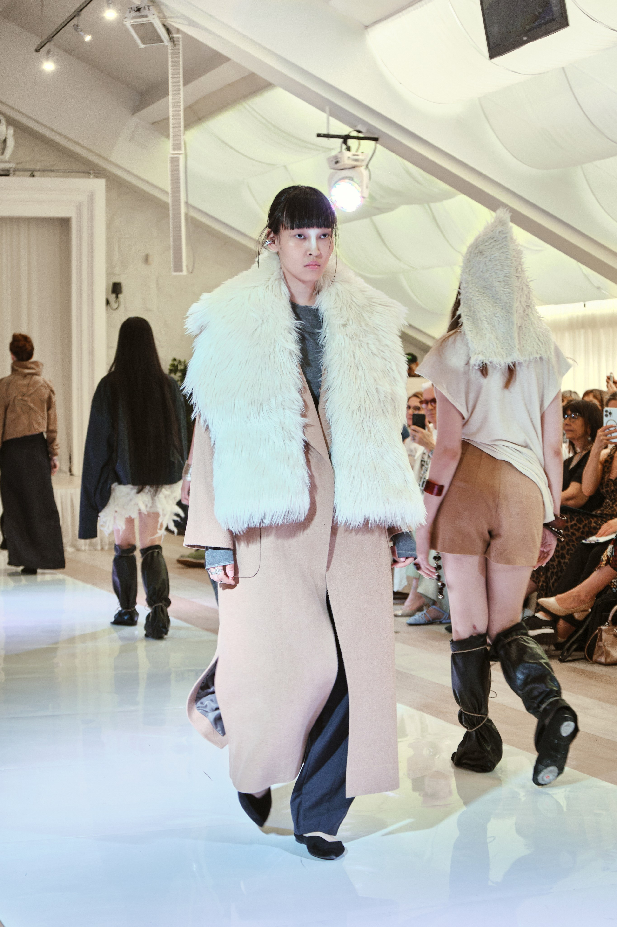 Fashion-show. Фэшн фотограф Арина Эльюс в Новосибирске