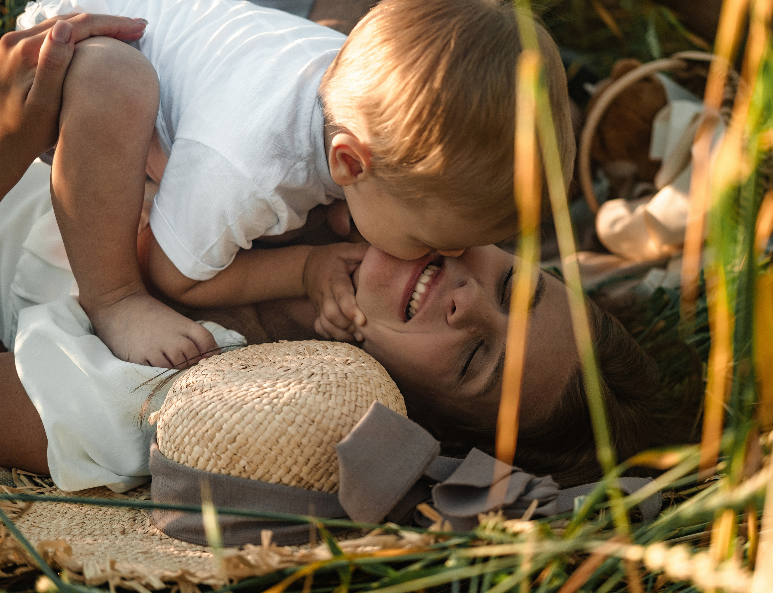 Сава в поле). Свадебный и семейный фотограф в Новосибирске, Санкт-Петербурге, Москве