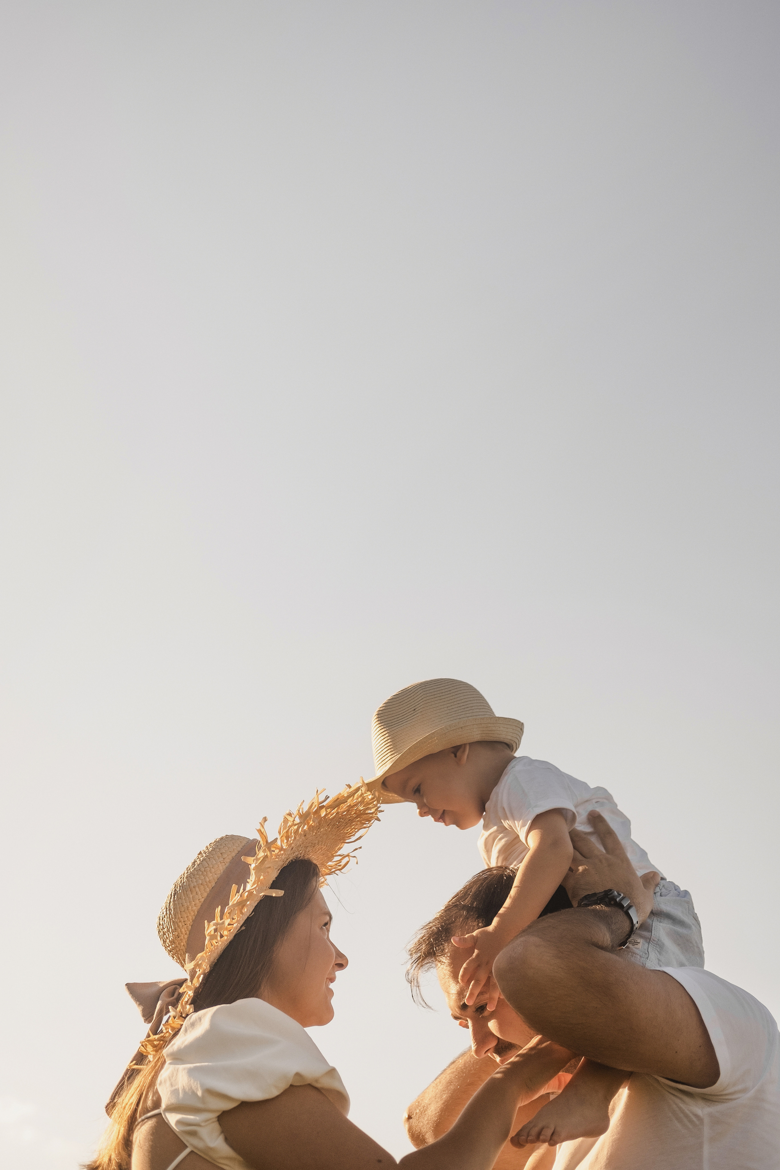 Сава в поле). Свадебный и семейный фотограф в Новосибирске, Санкт-Петербурге, Москве