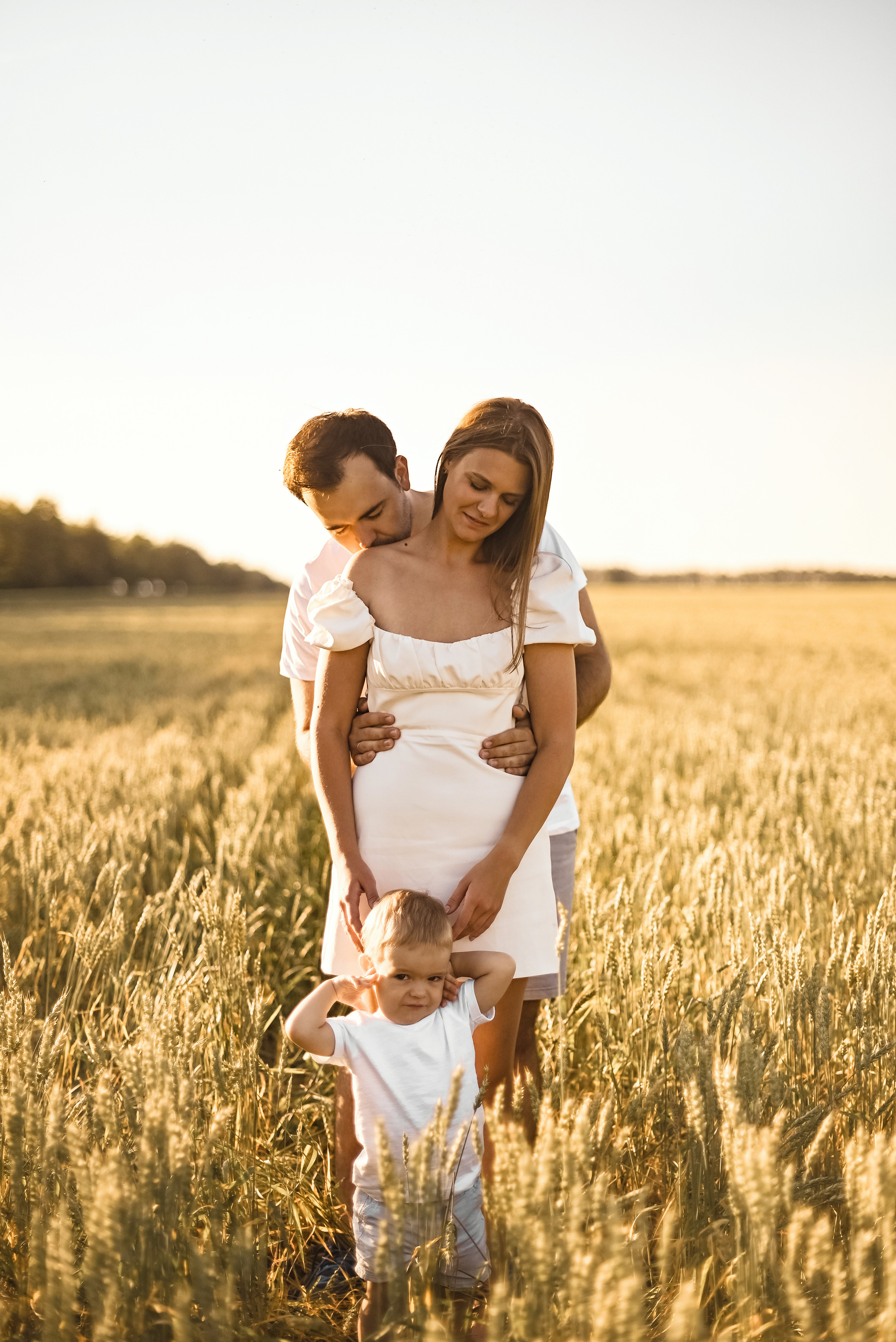 Сава в поле). Свадебный и семейный фотограф в Новосибирске, Санкт-Петербурге, Москве