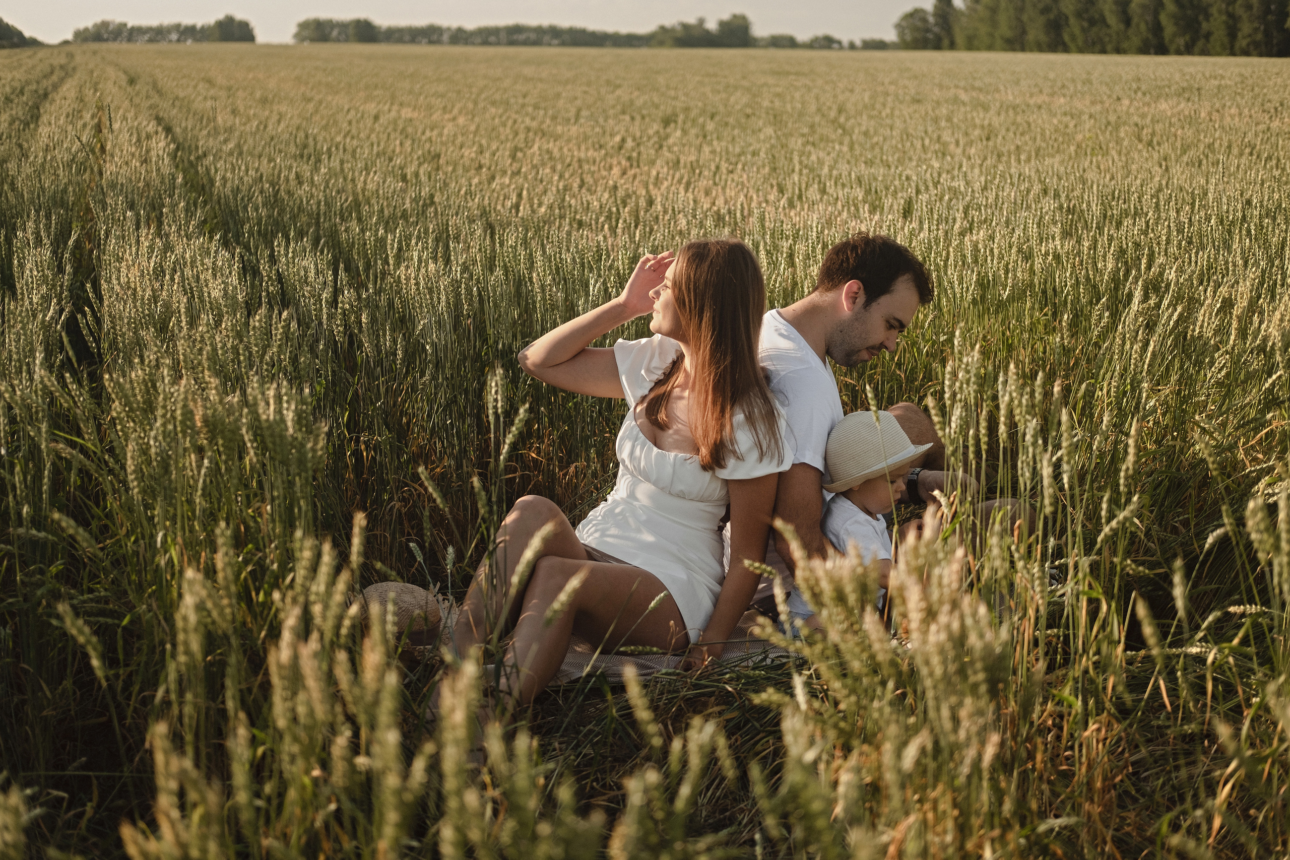 Сава в поле). Свадебный и семейный фотограф в Новосибирске, Санкт-Петербурге, Москве
