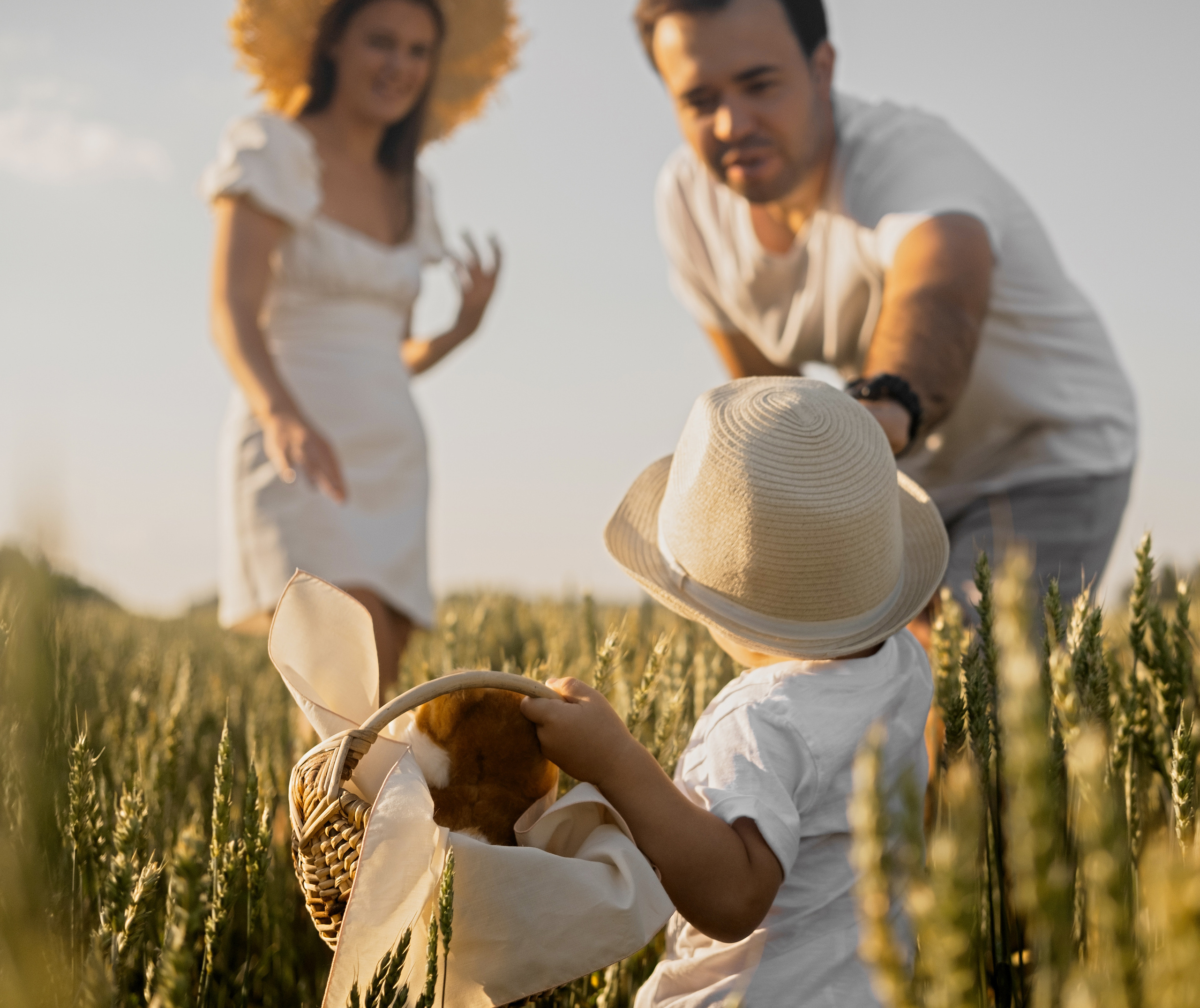 Сава в поле). Свадебный и семейный фотограф в Новосибирске, Санкт-Петербурге, Москве