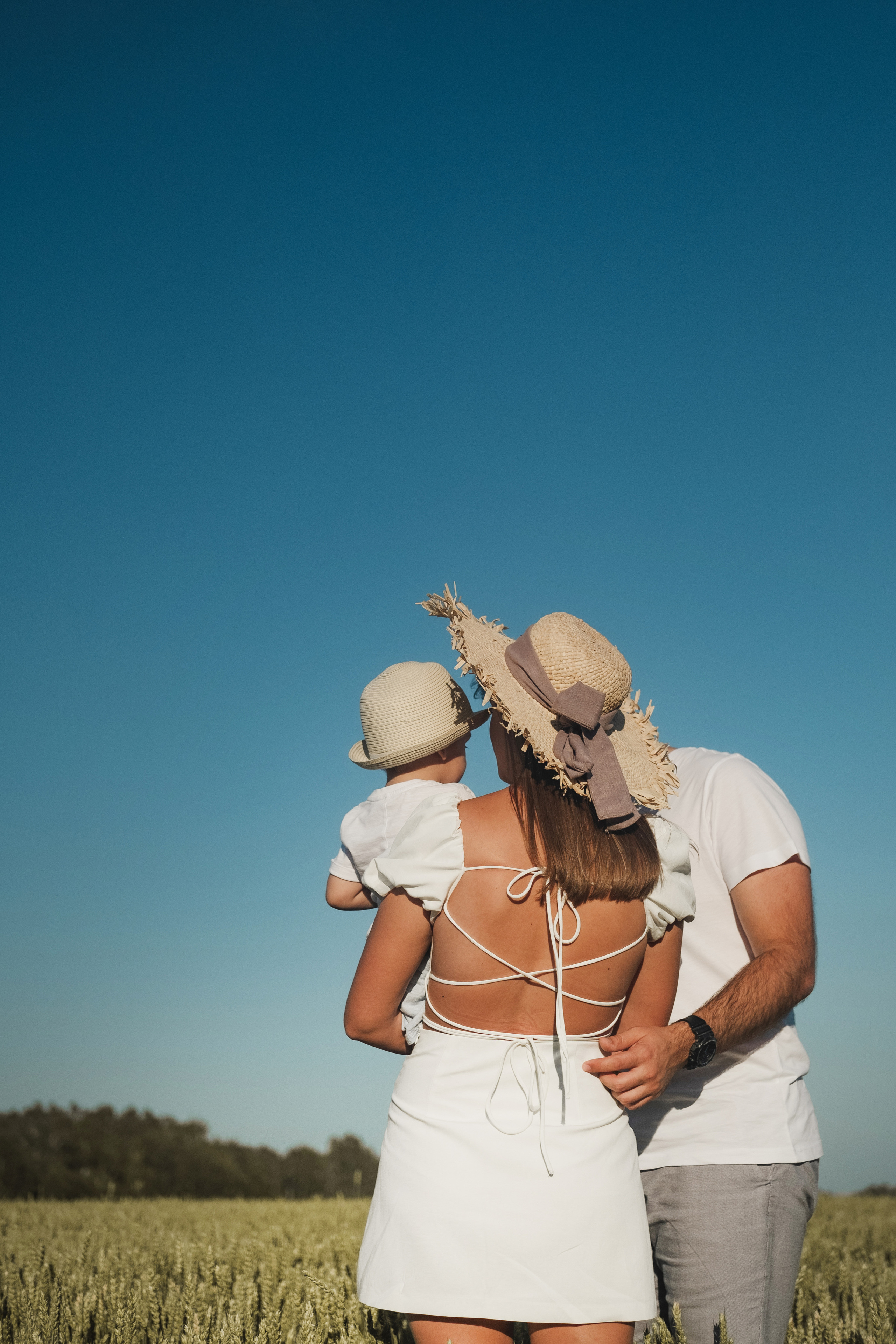 Сава в поле). Свадебный и семейный фотограф в Новосибирске, Санкт-Петербурге, Москве