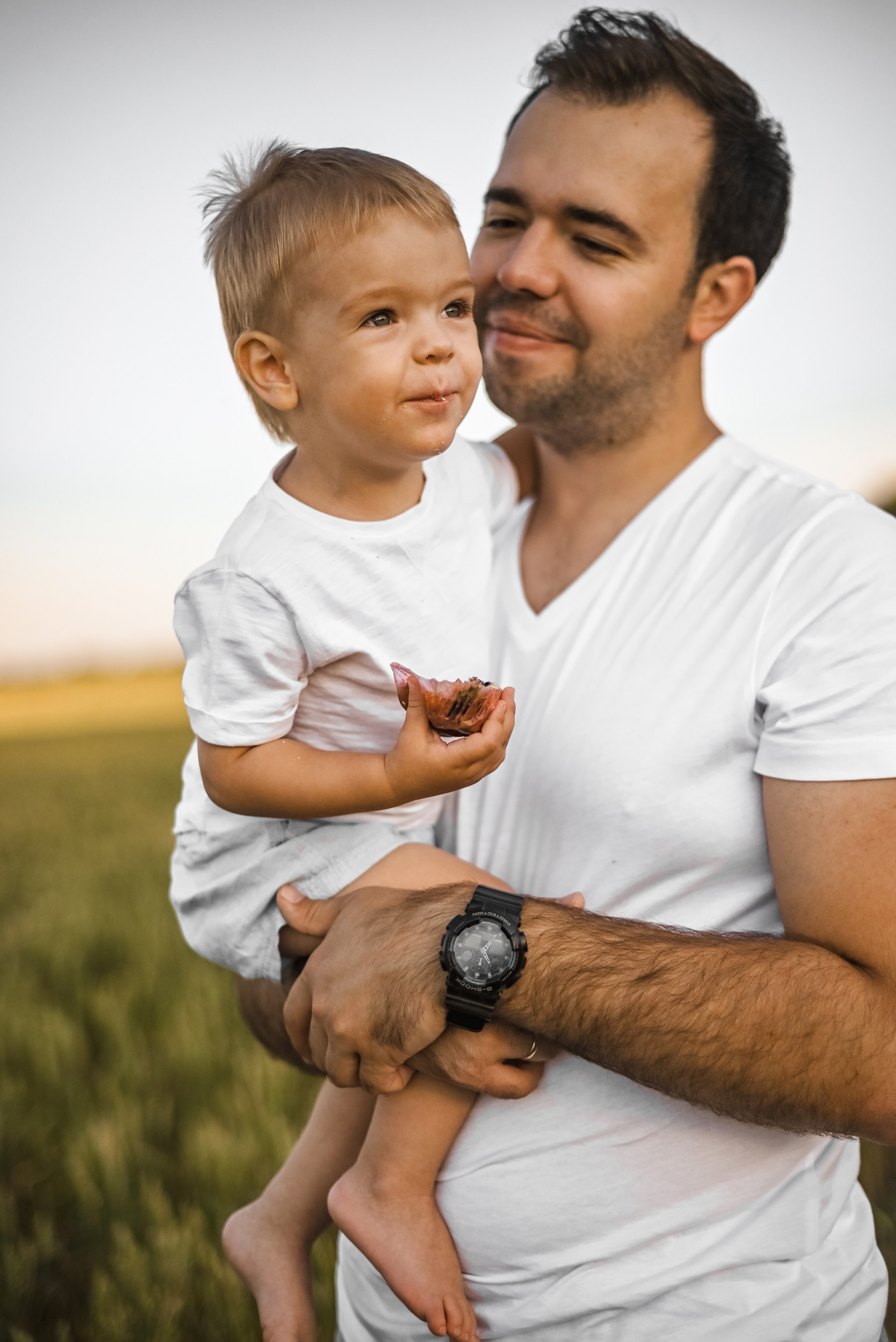 Сава в поле). Свадебный и семейный фотограф в Новосибирске, Санкт-Петербурге, Москве