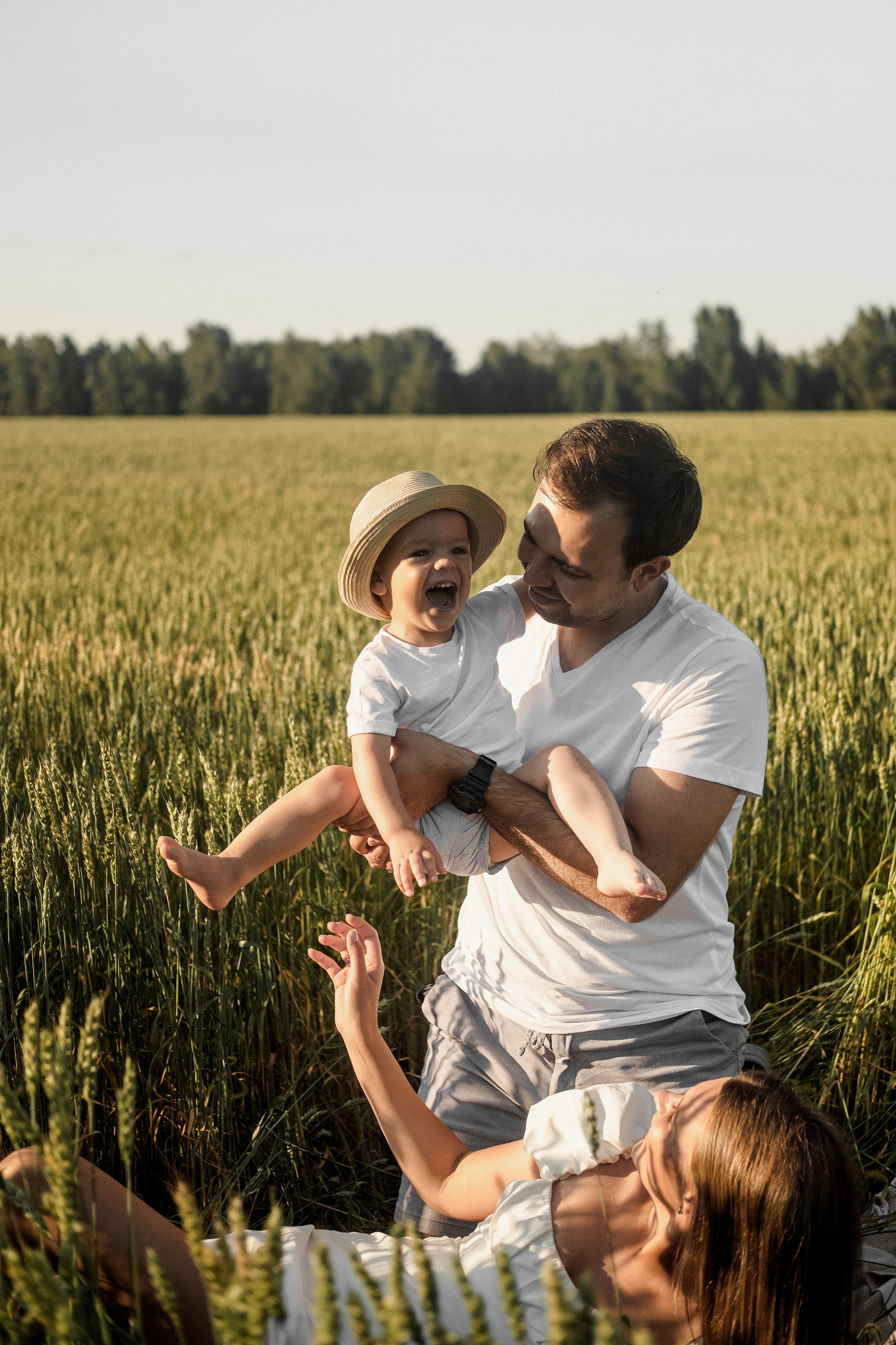 Сава в поле). Свадебный и семейный фотограф в Новосибирске, Санкт-Петербурге, Москве