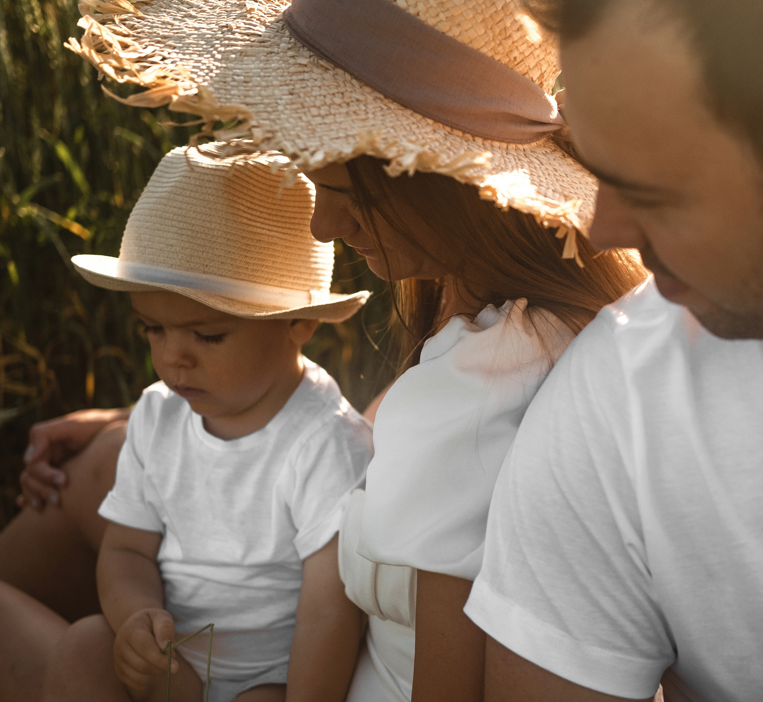 Сава в поле). Свадебный и семейный фотограф в Новосибирске, Санкт-Петербурге, Москве