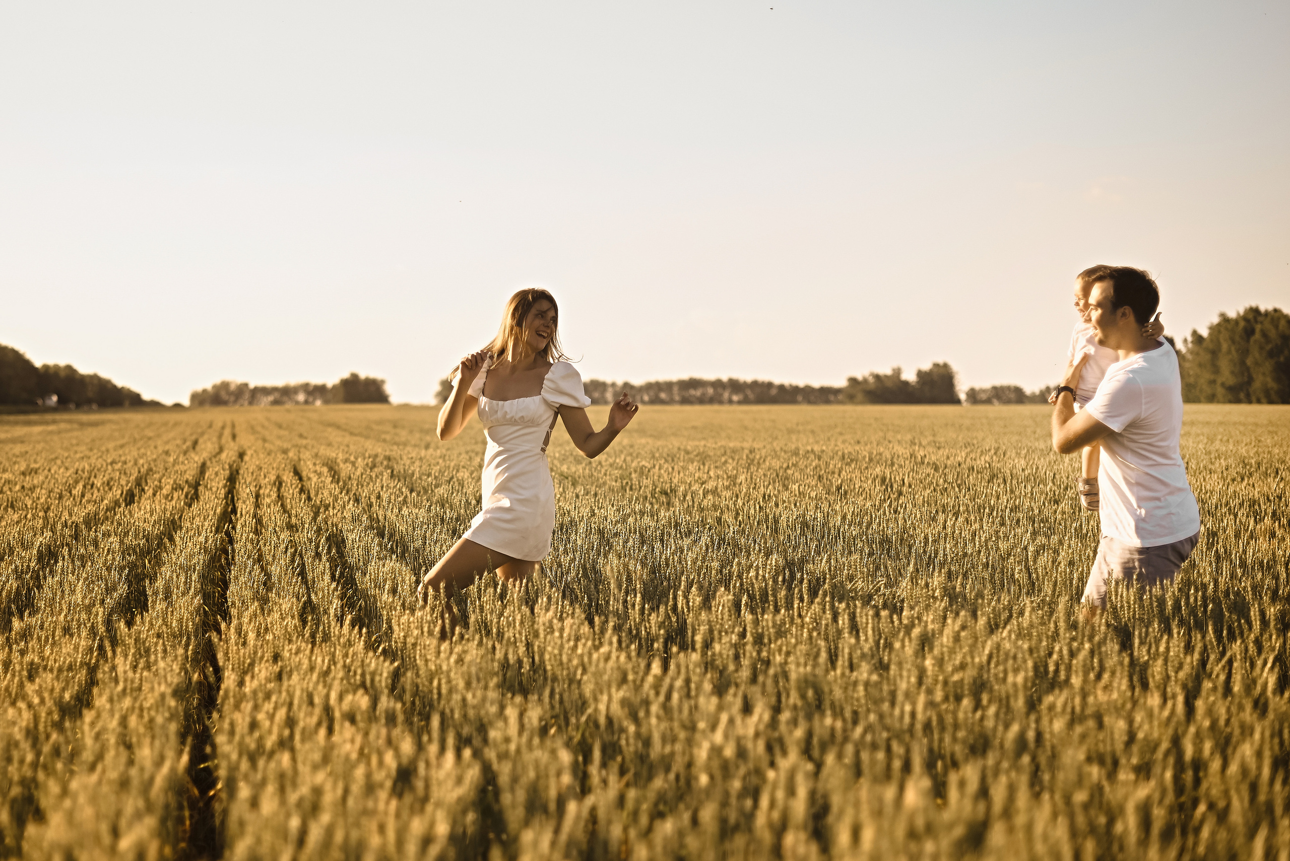 Сава в поле). Свадебный и семейный фотограф в Новосибирске, Санкт-Петербурге, Москве